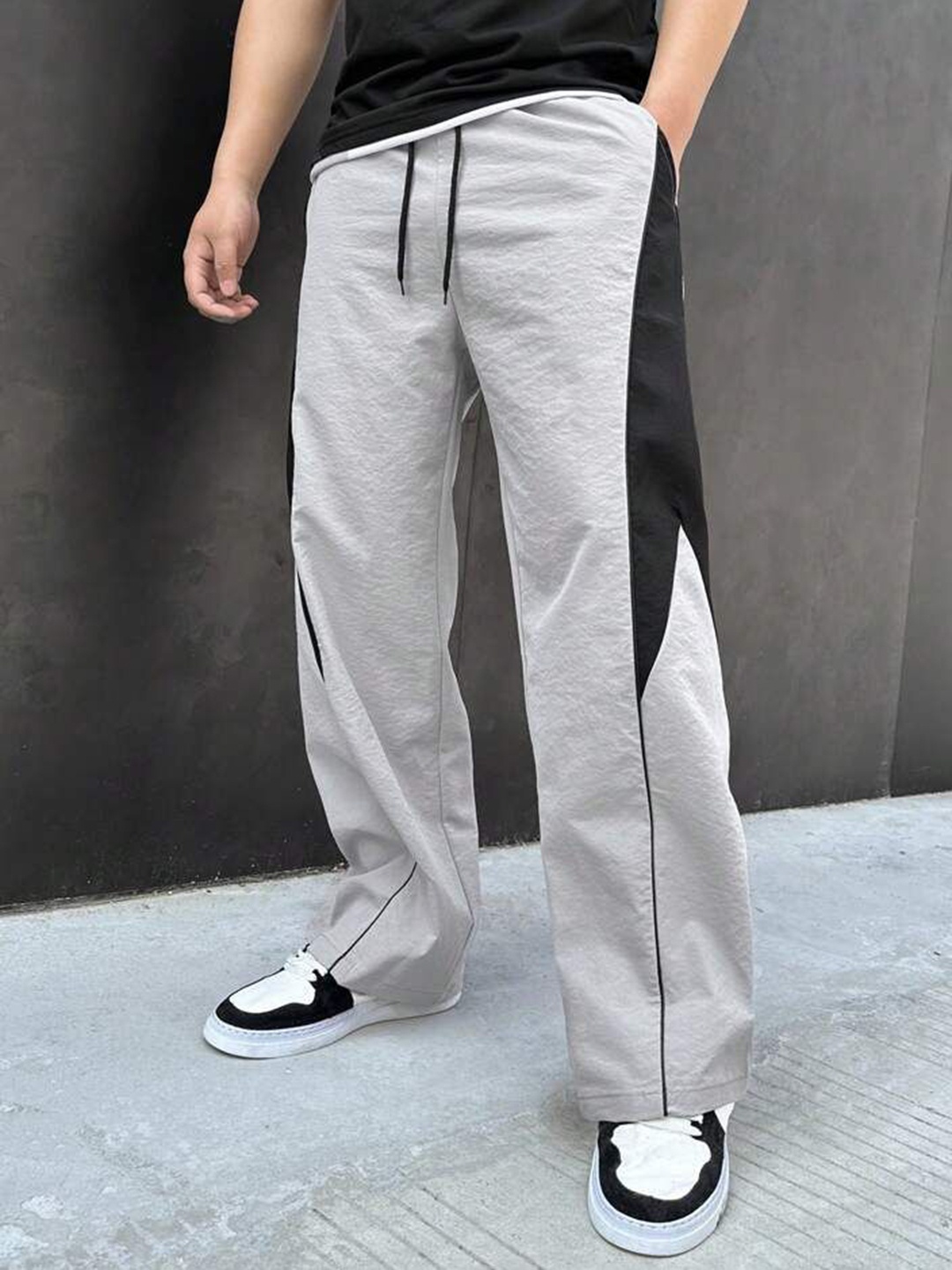 

TABADTOD Men Colourblocked Relaxed Fit Track Pant, Grey