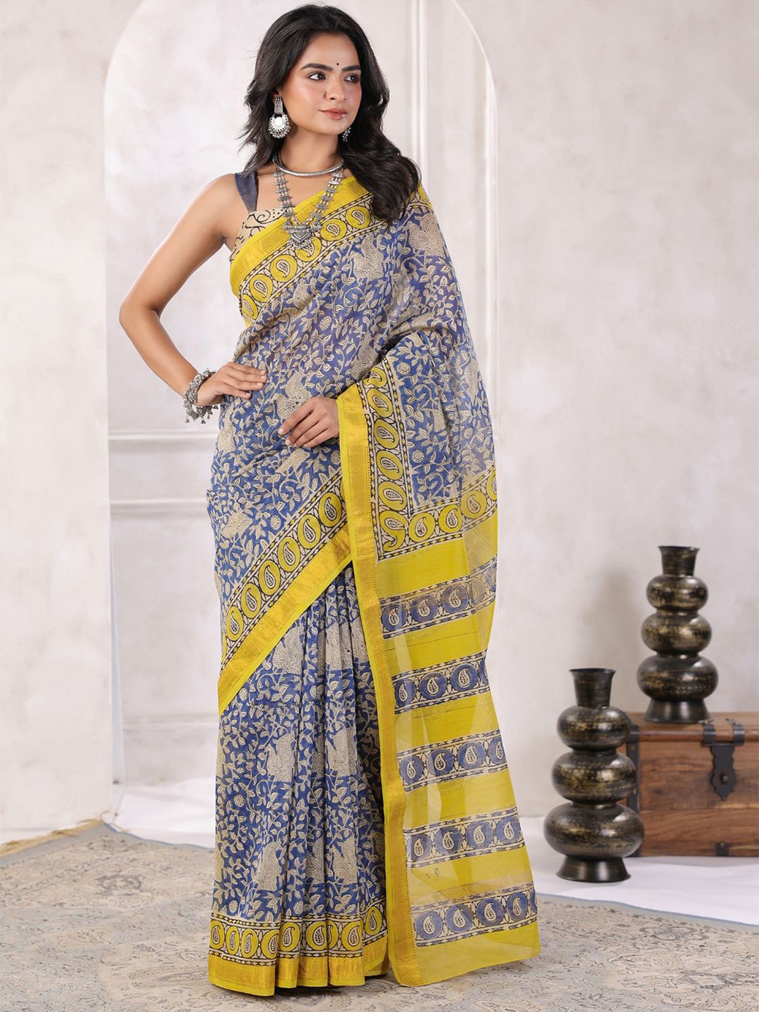 

Geroo Luxe Floral Printed Block Print Saree, Blue