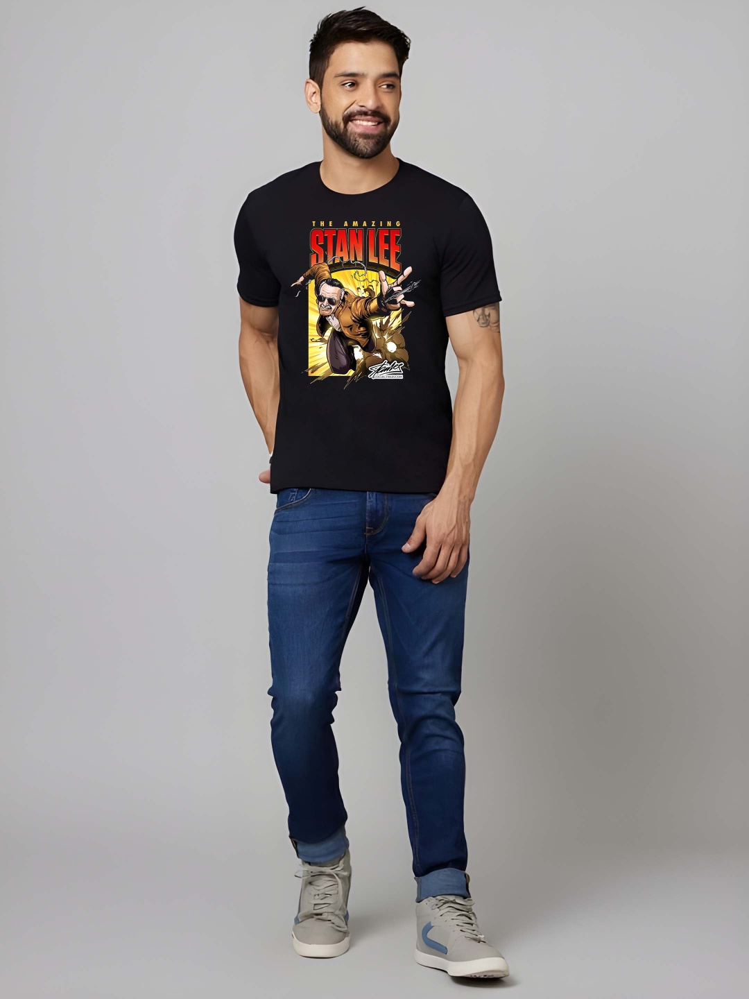 

BOWLIFESTYLE Men Graphic Printed Round Neck Cotton T-shirt, Black