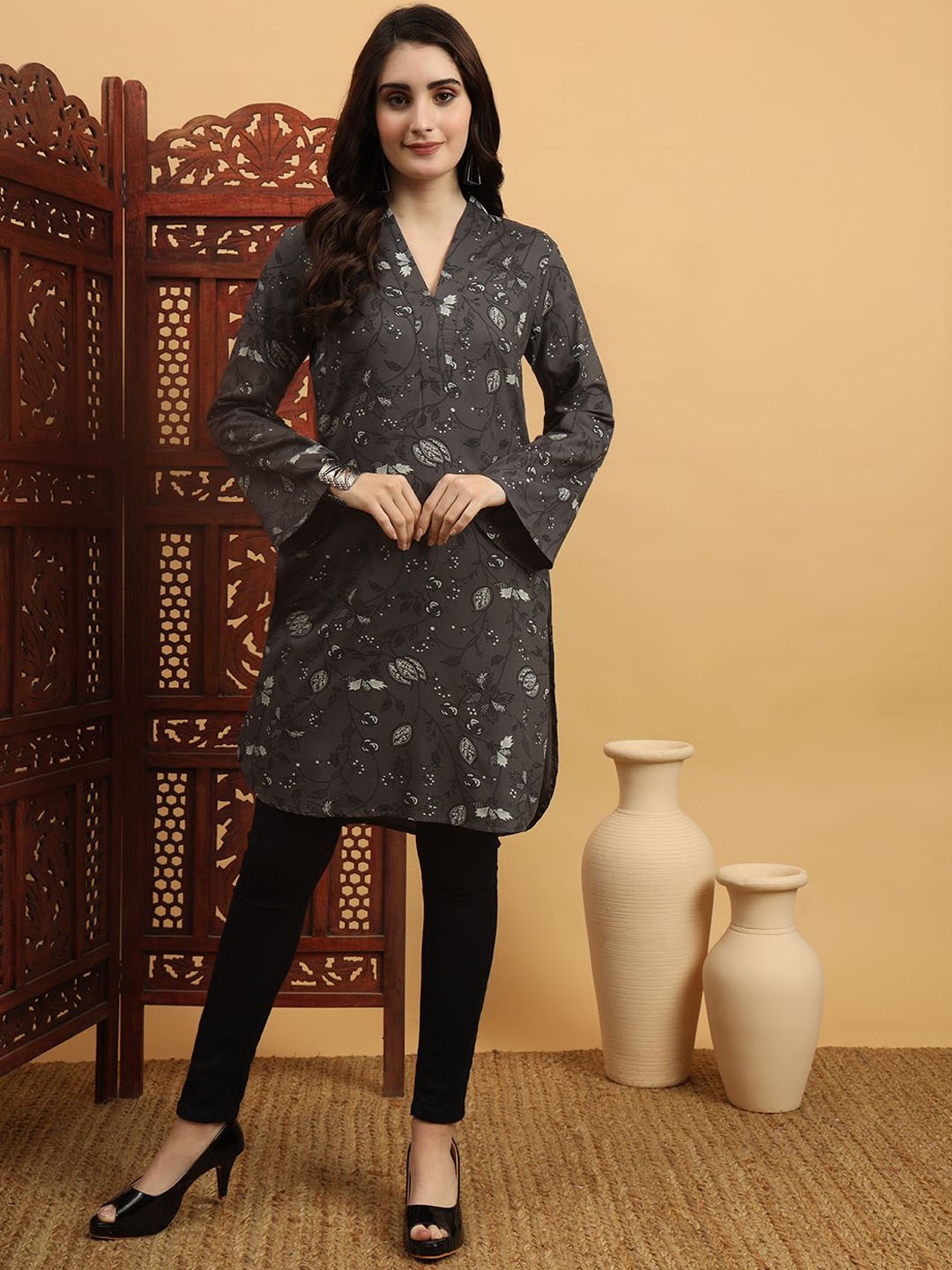 

Anouk Rustic Women Floral Printed Flared Sleeves Floral Kurta, Grey