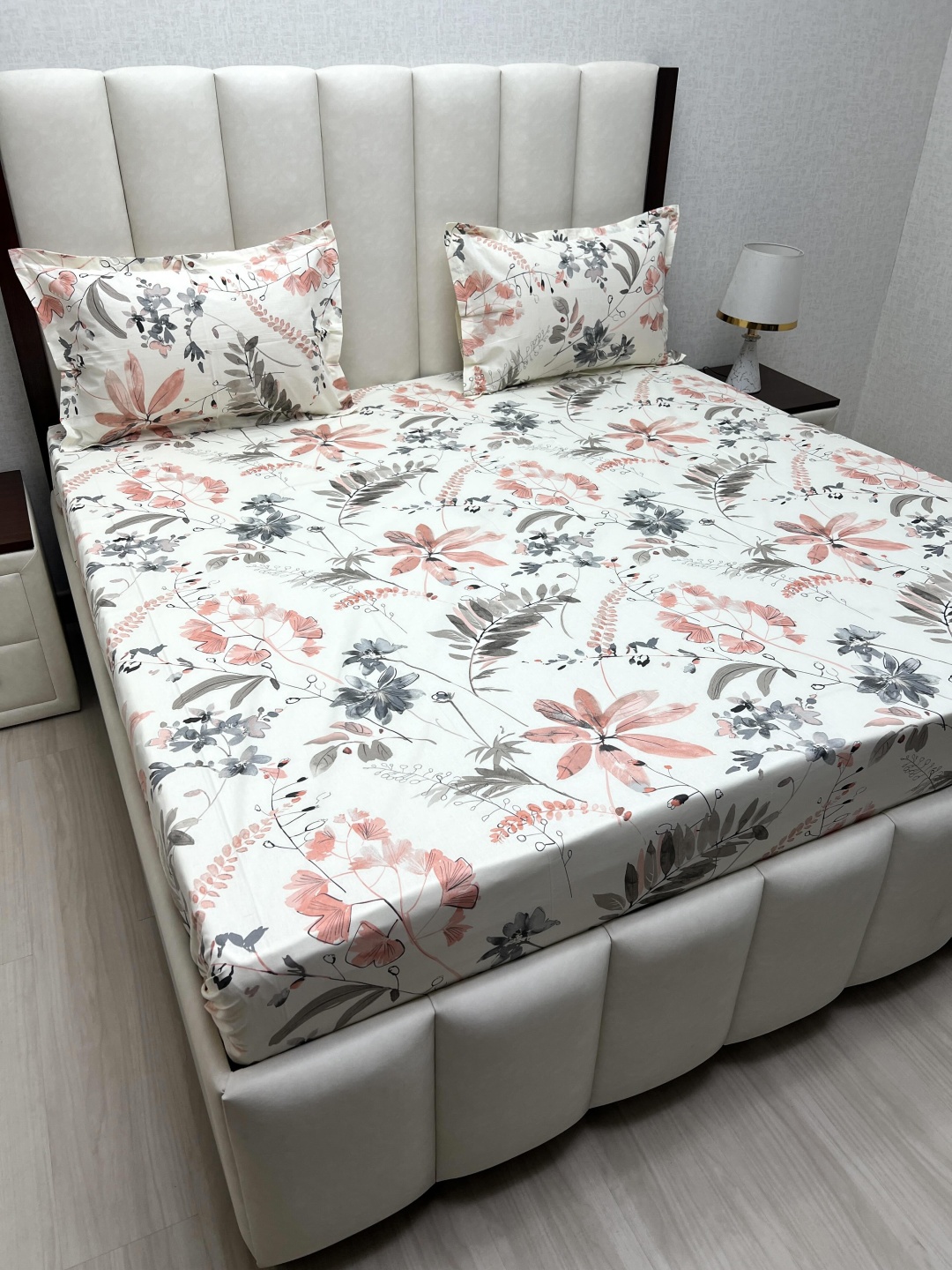 

Pure Decor Royal Velar White & Pink Floral 400 TC King Bedsheet Set 2.74 m x 2.74 m