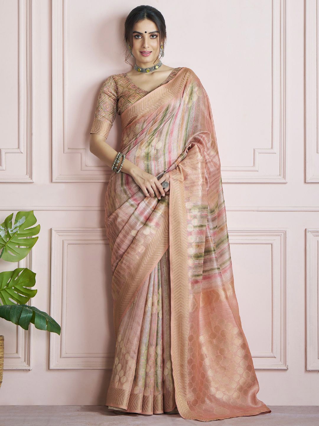 

Mitera Woven Design Zari Saree, Peach