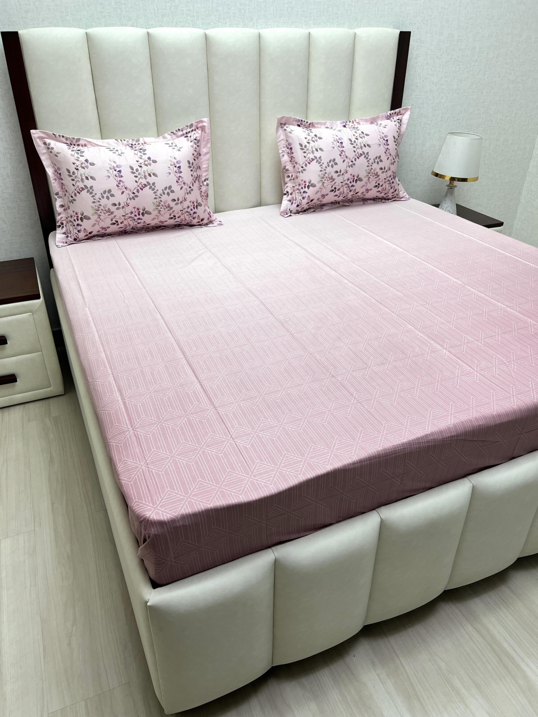 

Pure Decor Royal Majestic Pink Printed Pure Cotton 240TC King Bedsheet Set 2.74m x 2.74m