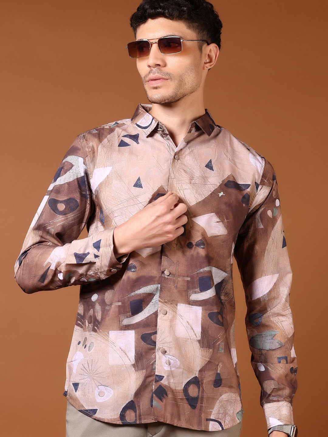 

V-Mart Men Spread Collar Abstract Printed Cotton Casual Shirt, Beige