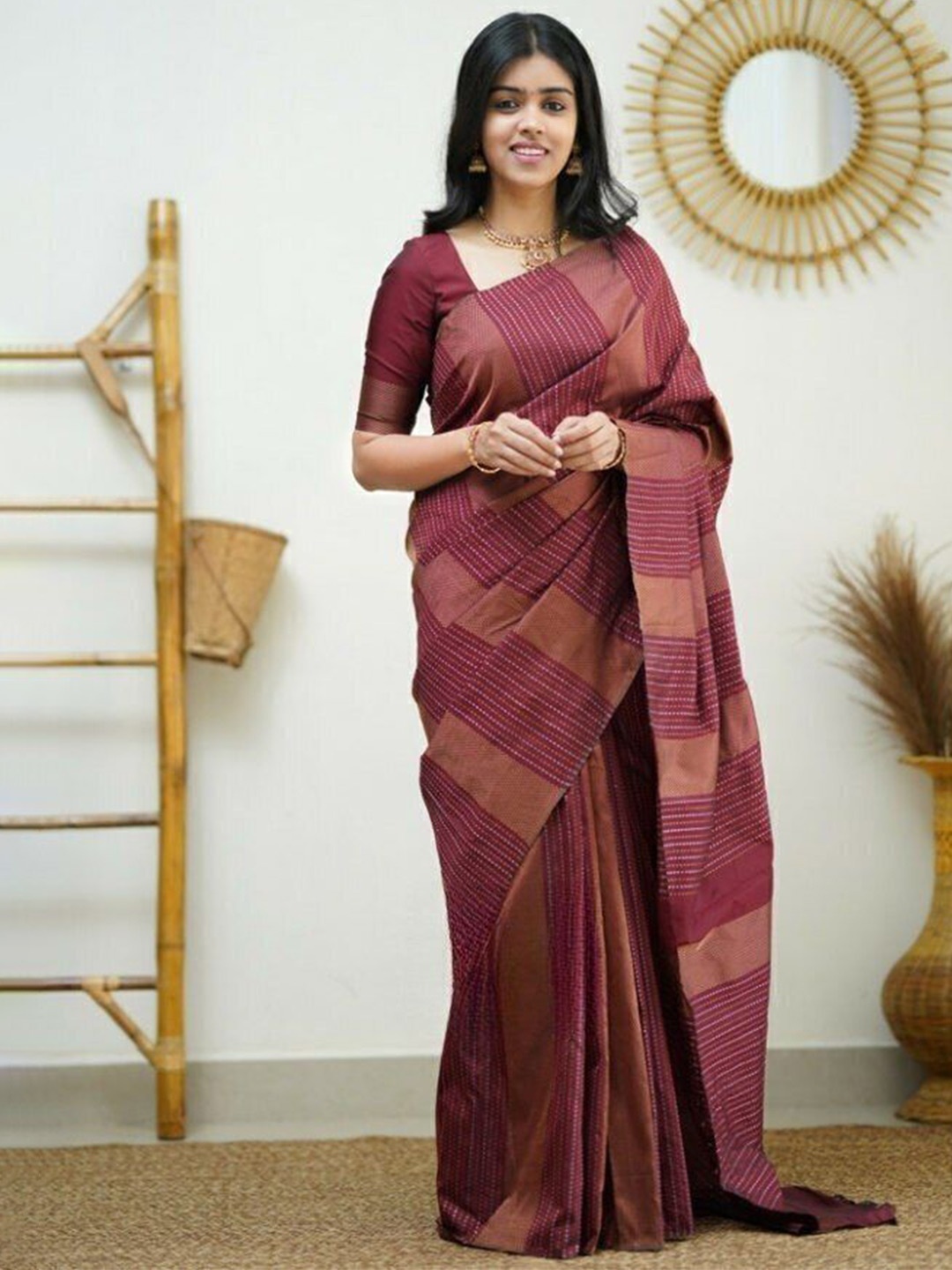 

bansari textiles Woven Design Zari Banarasi Saree, Maroon