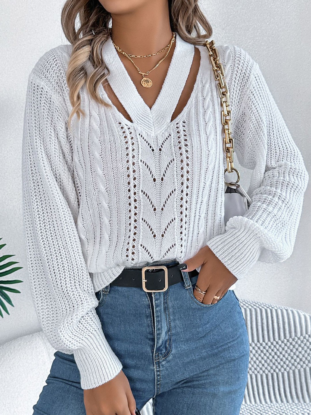 

StyleCast x Revolte Women V-Neck Pullover Sweater, White