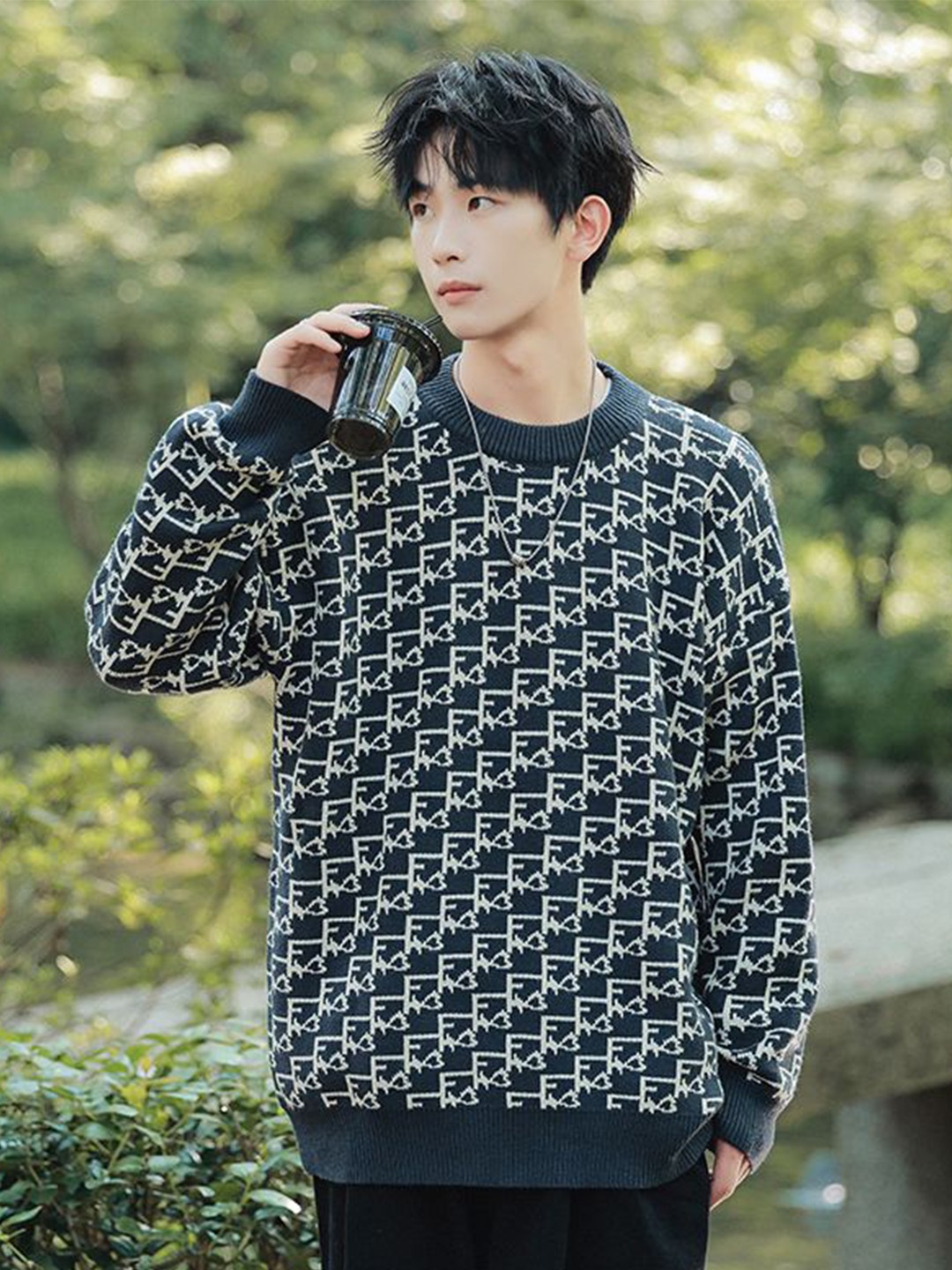 

StyleCast x Revolte Men Printed Longline Pullover, Black