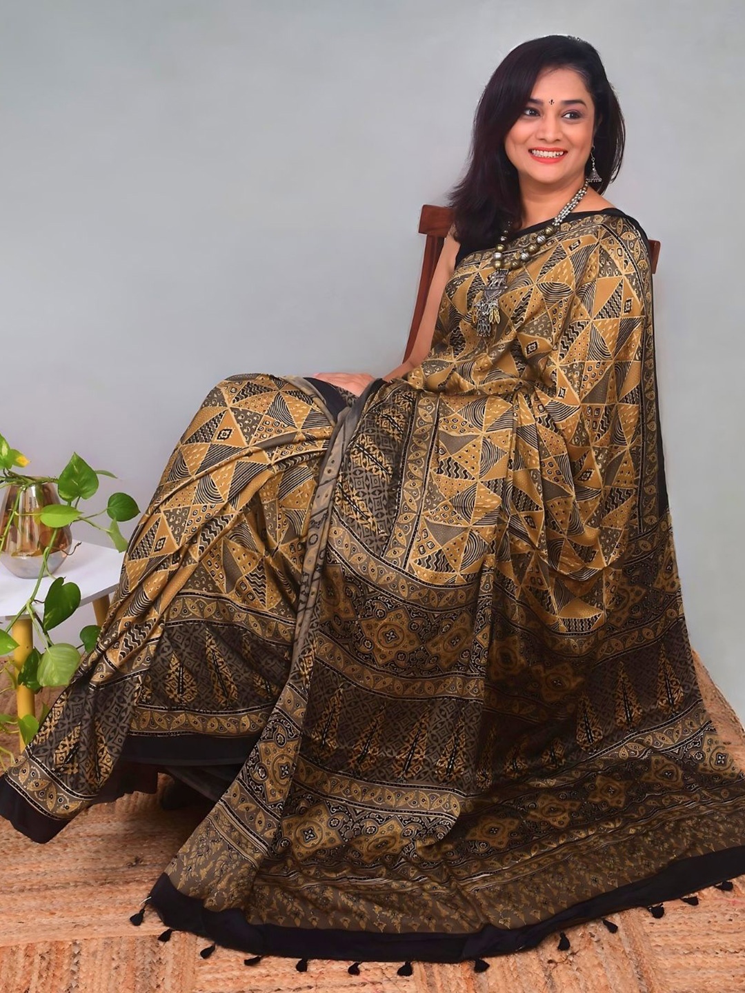 

Indeloom Ajrak Block Pure Silk Block Print Saree, Mustard