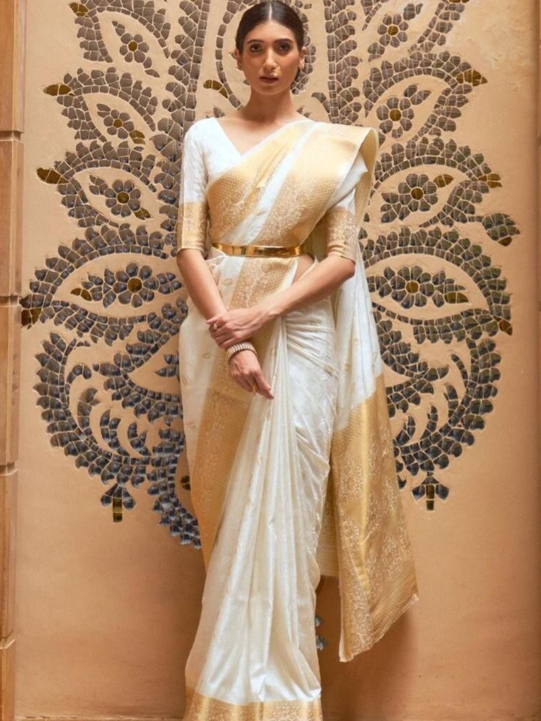 

bansari textiles Woven Design Zari Kanjeevaram Saree, White