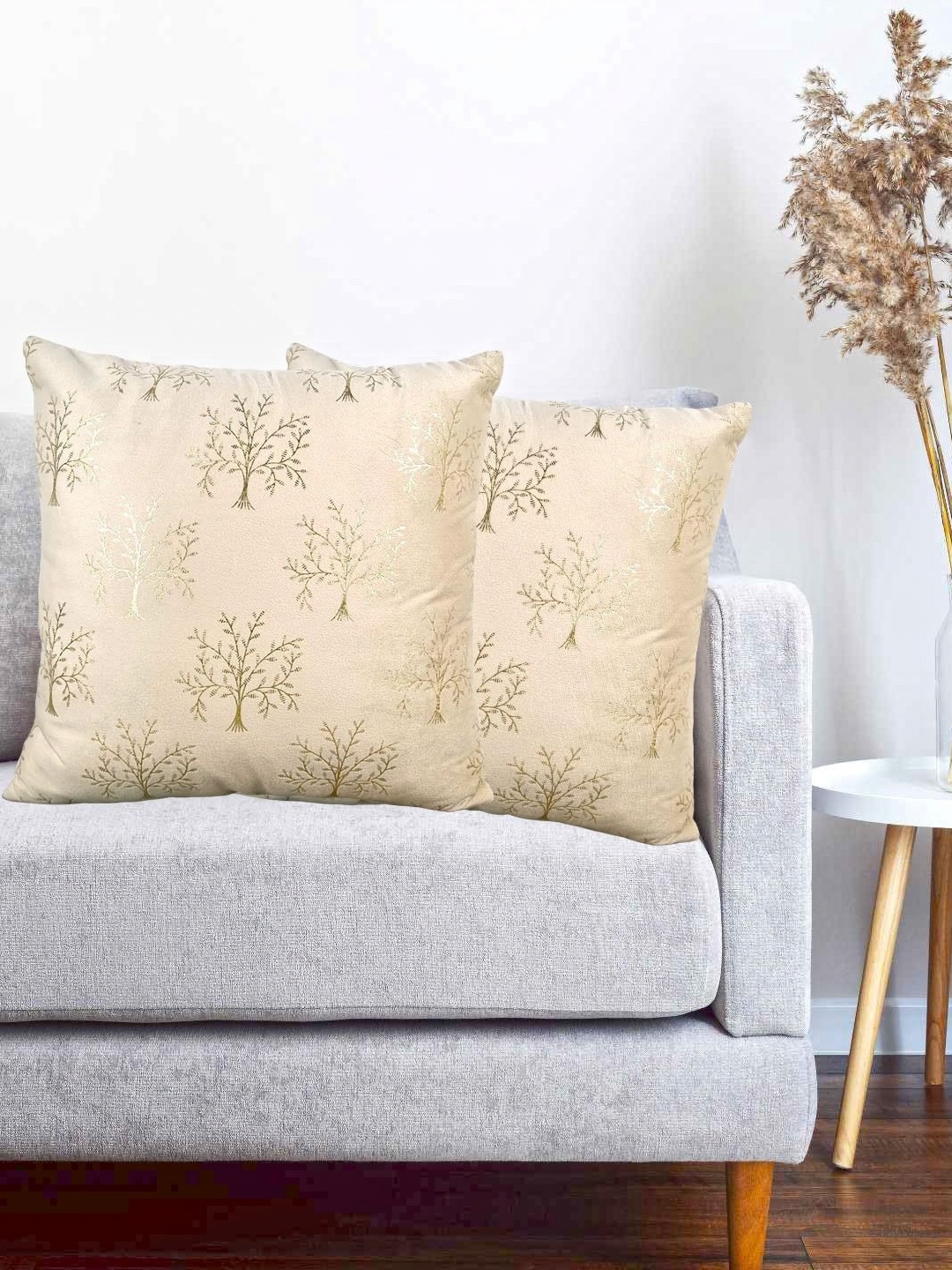 

Vinayaka Fab Cream And Gold-Toned 2 Pieces Floral Velvet Square Cushion Covers