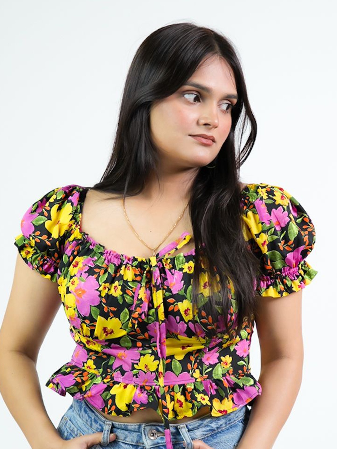 

MONOMEE Floral Print Tie-Up Neck Puff Sleeve Ruffles Bohemian Crepe Blouson Crop Top, Black