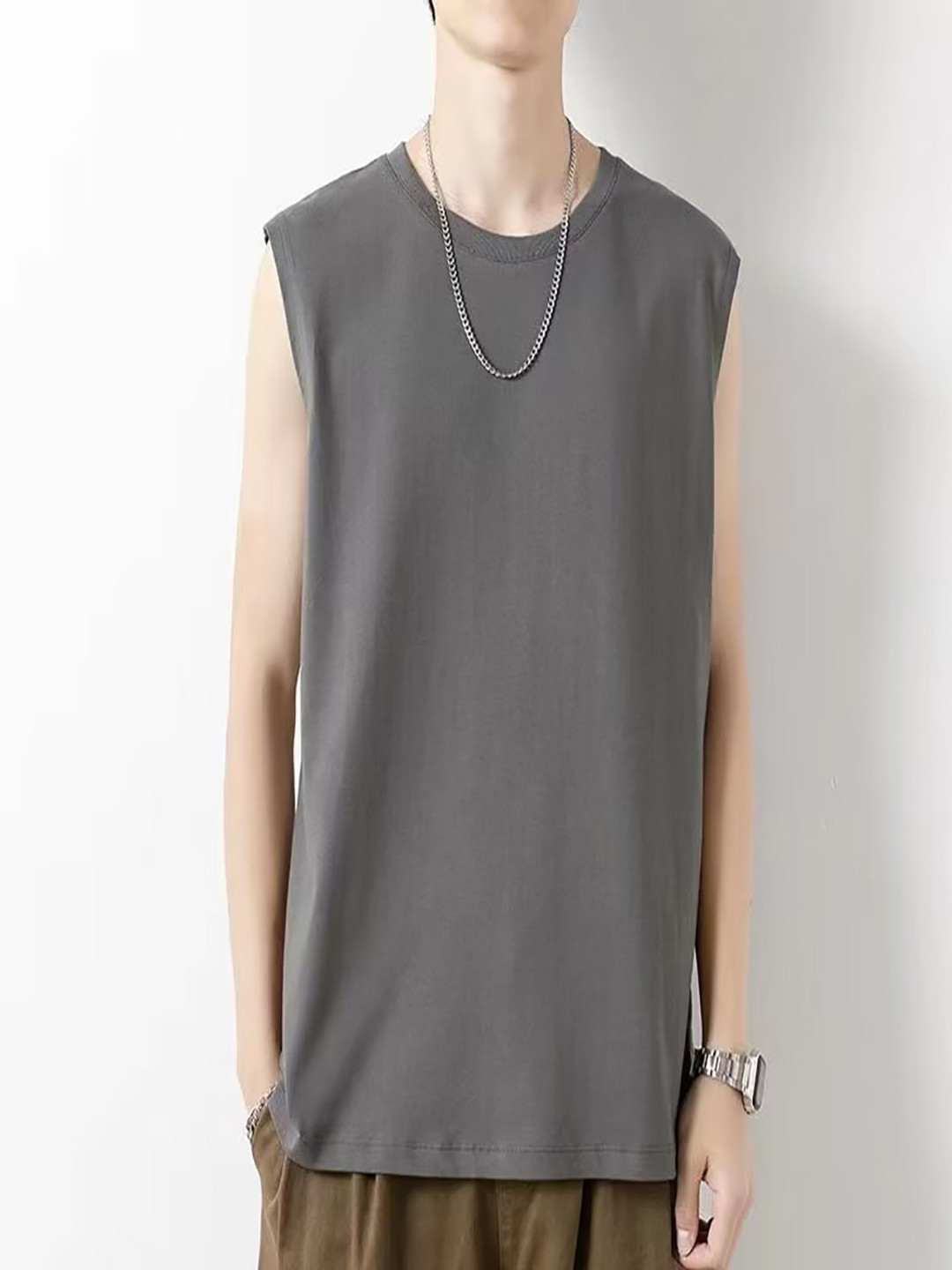 

StyleCast x Revolte Men T-shirt, Grey