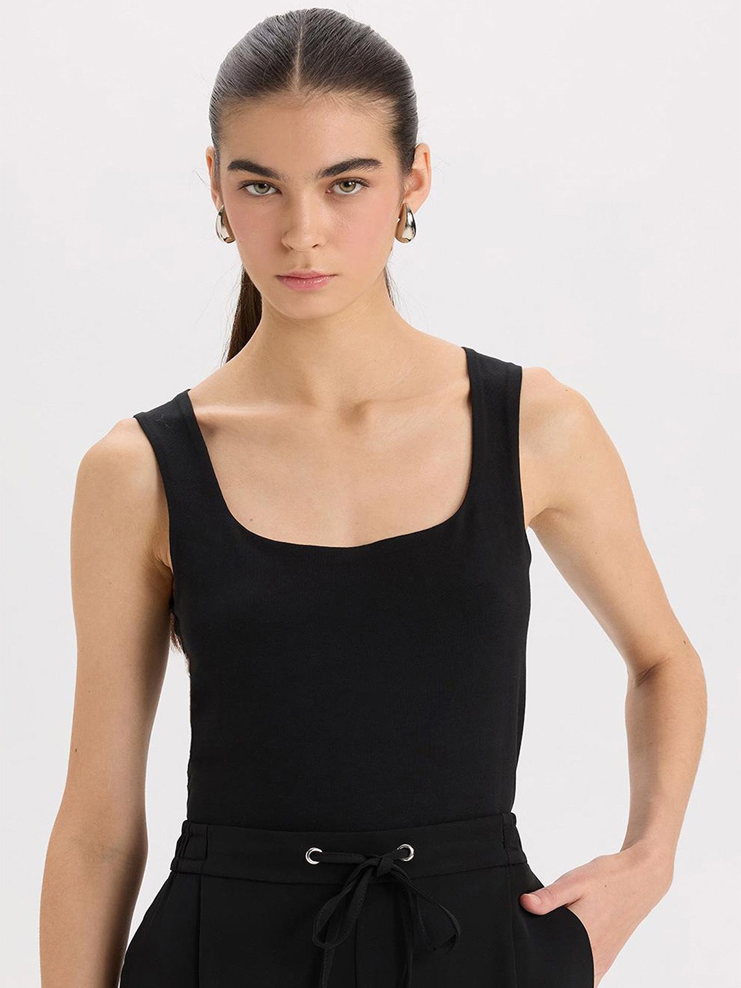 

DeFacto Cotton Scoop Neck Top Solid, Black