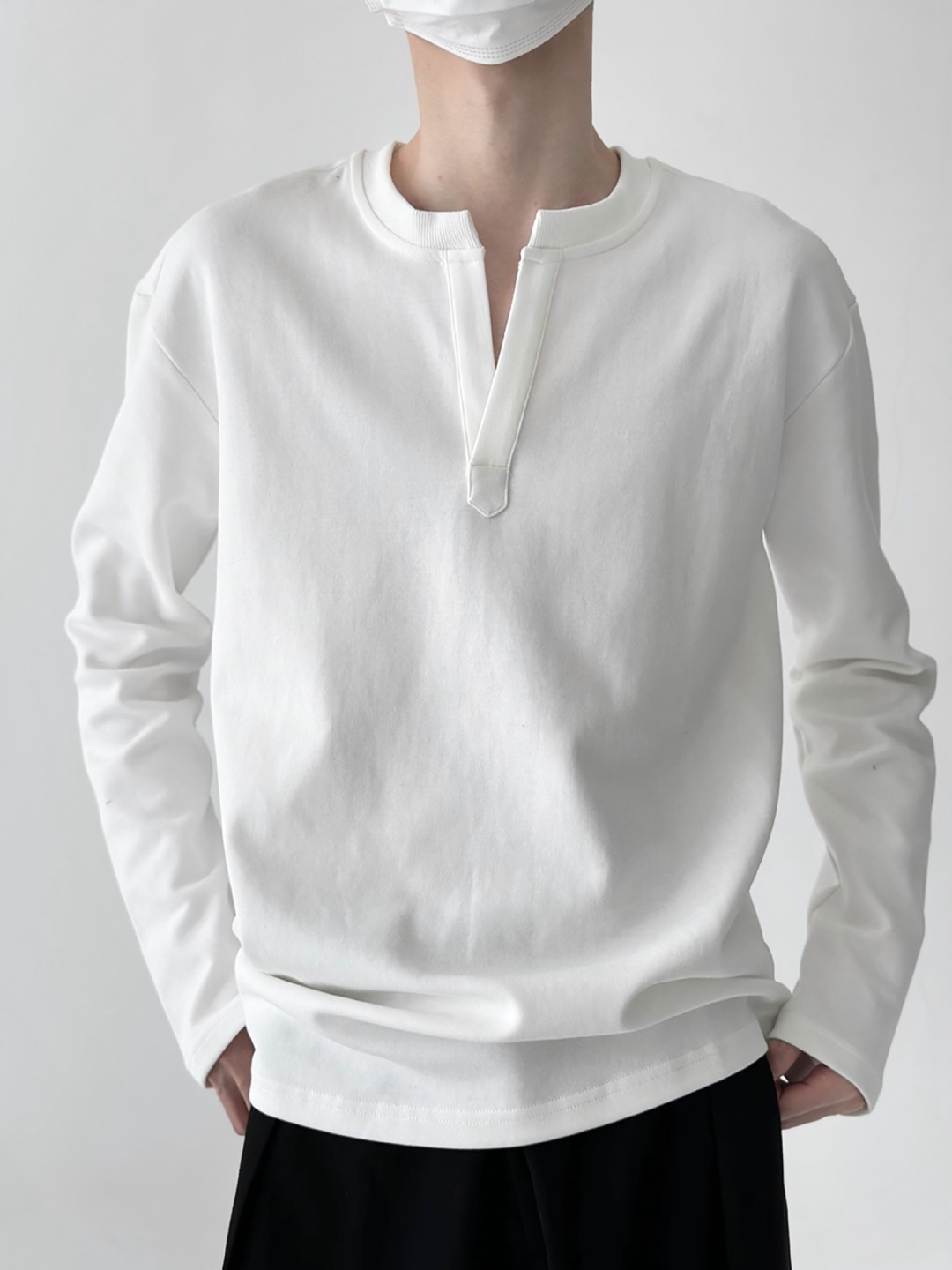 

StyleCast x Revolte Men T-shirt, White