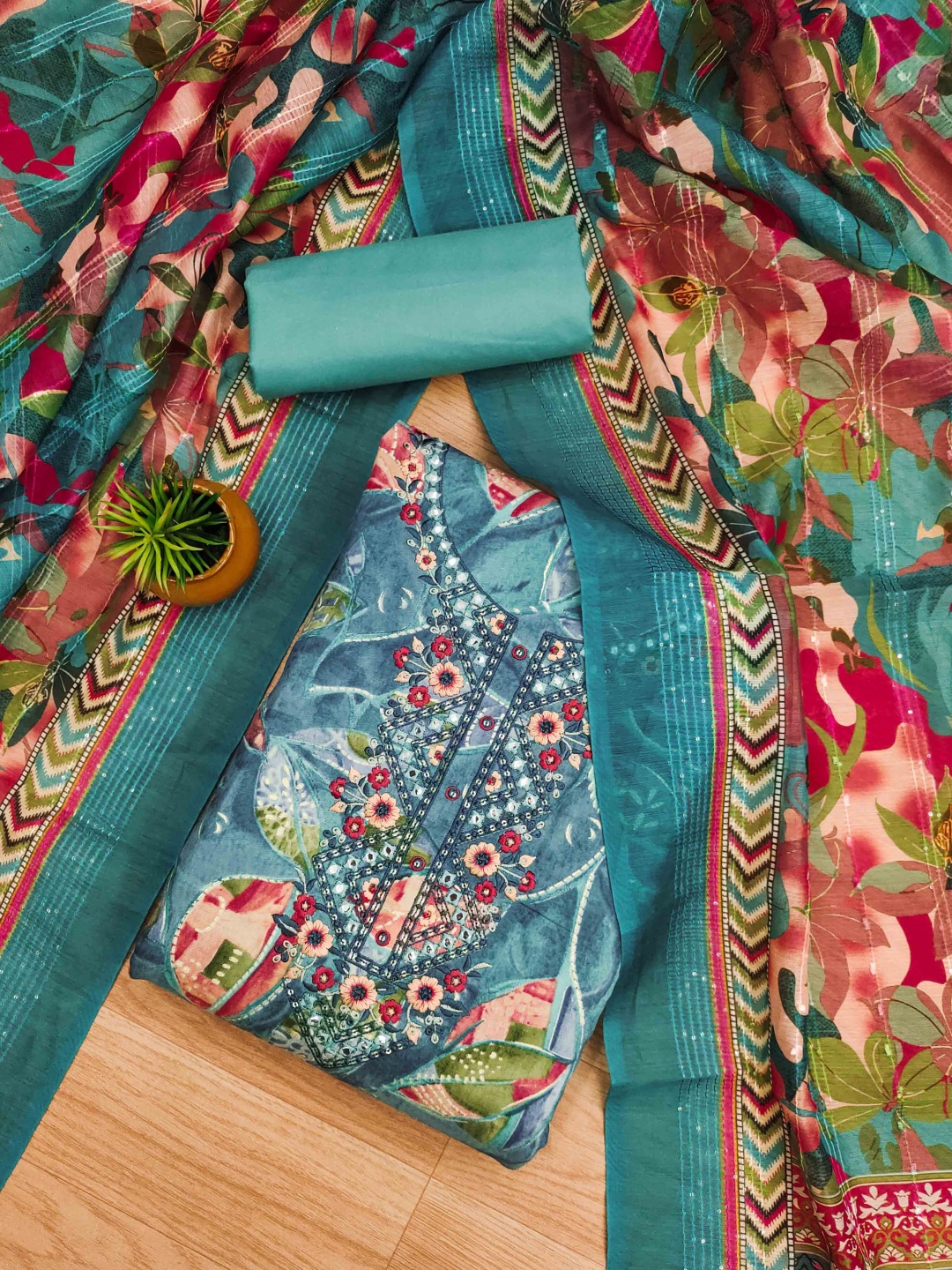 

Blissta Floral Printed Unstitched Dress Material, Blue