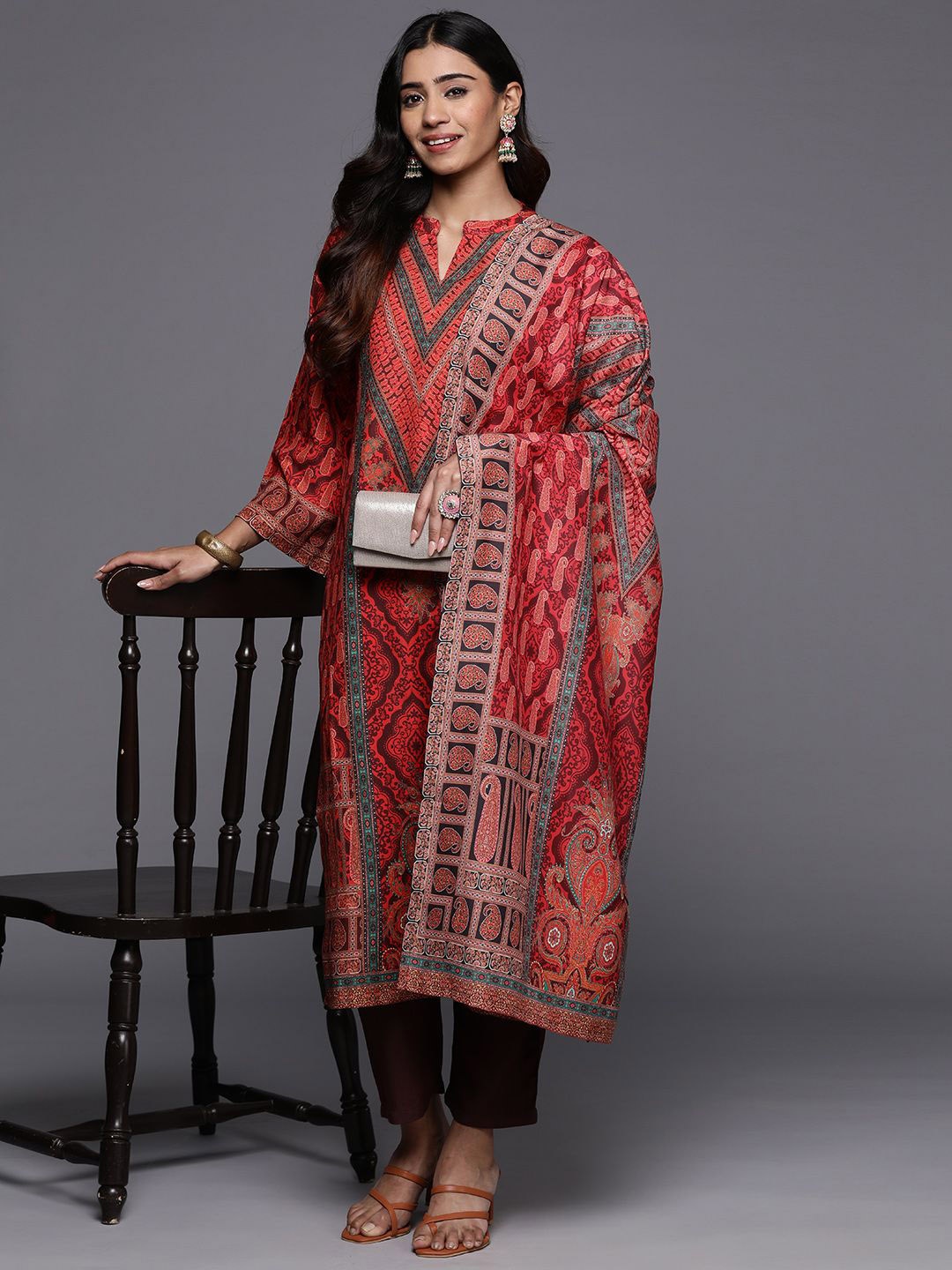 

Varanga Red Paisley Printed Mandarin Collar Kurta With Trousers & Dupatta, Rust