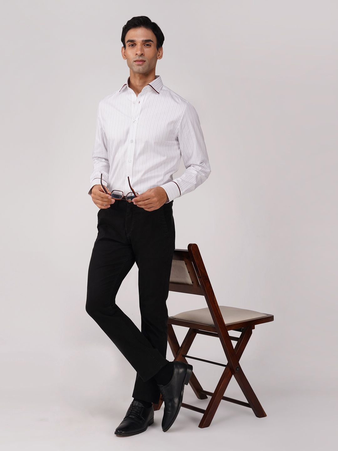 

FASHION FORMAL Men Classic Fit Spread Collar Vertical Striped Cotton Formal Shirt, Off white
