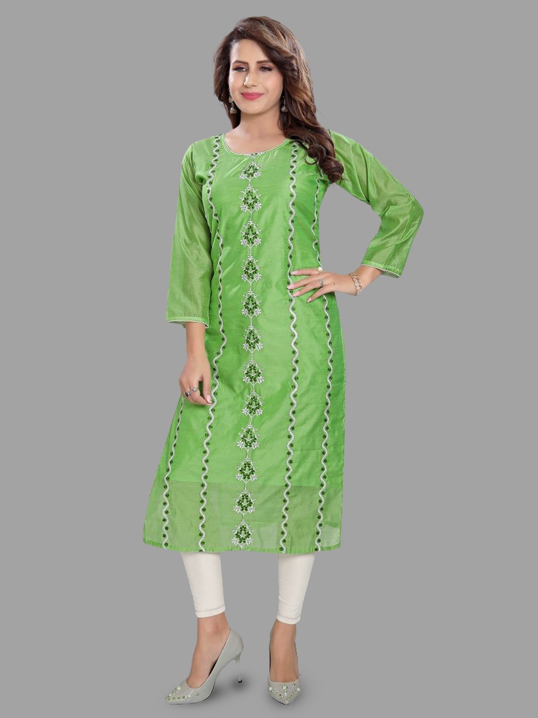 

DREAM & DZIRE Floral Embroidered Round Neck Chanderi Silk Straight Kurtas, Green