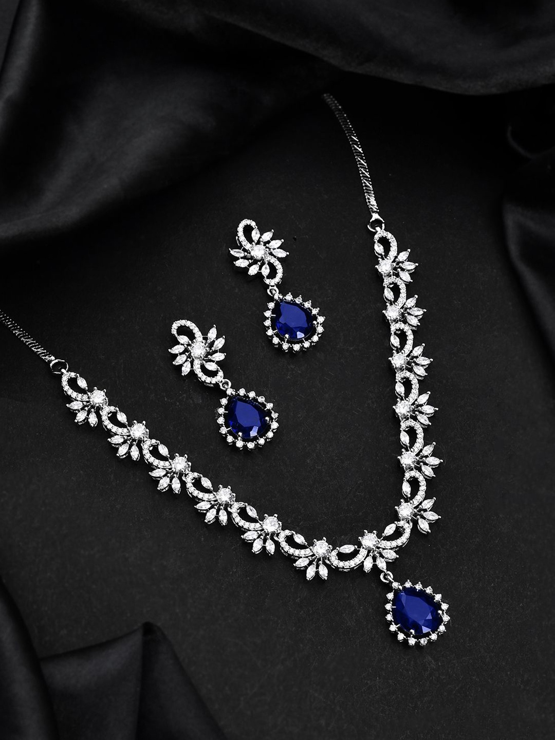 

Voylla Sparkling Essentials Sapphire Blossom American Diamond Necklace Set, Silver