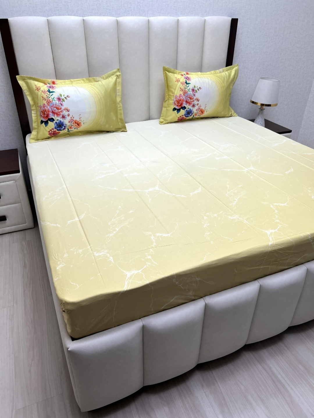 

Pure Decor Royal Majestic Yellow Abstract Pure Cotton King Bedsheet Set 2.74m x 2.74m