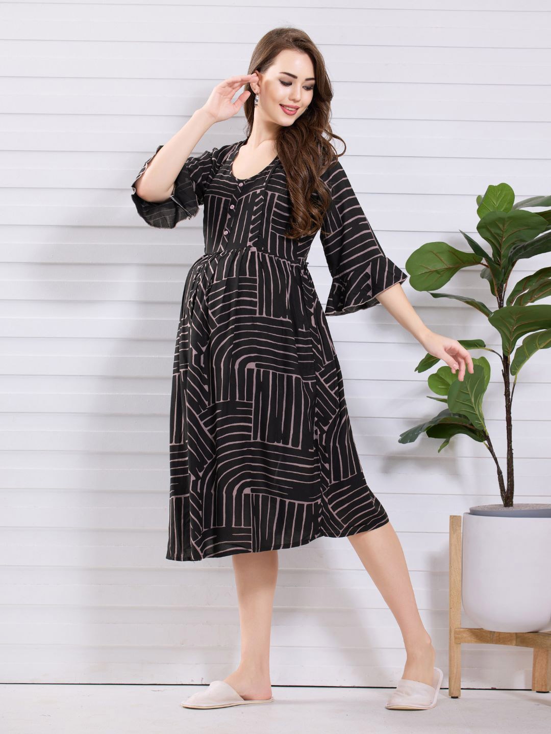 

Arela Printed Nightdress, Black