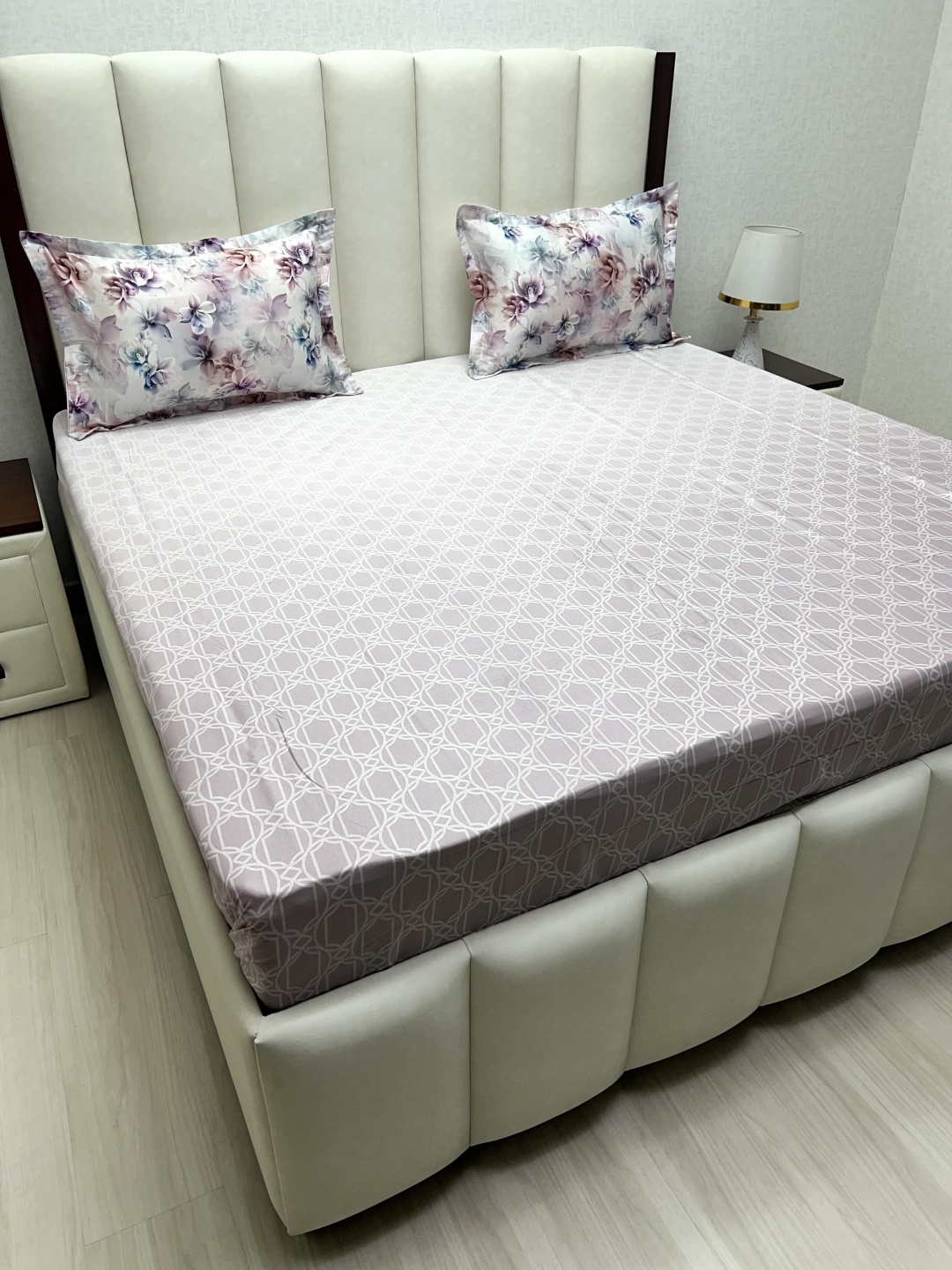 

Pure Decor Royal Majestic Pink Printed 260 TC Pure Cotton King Bedsheet Set 2.74m x 2.74m
