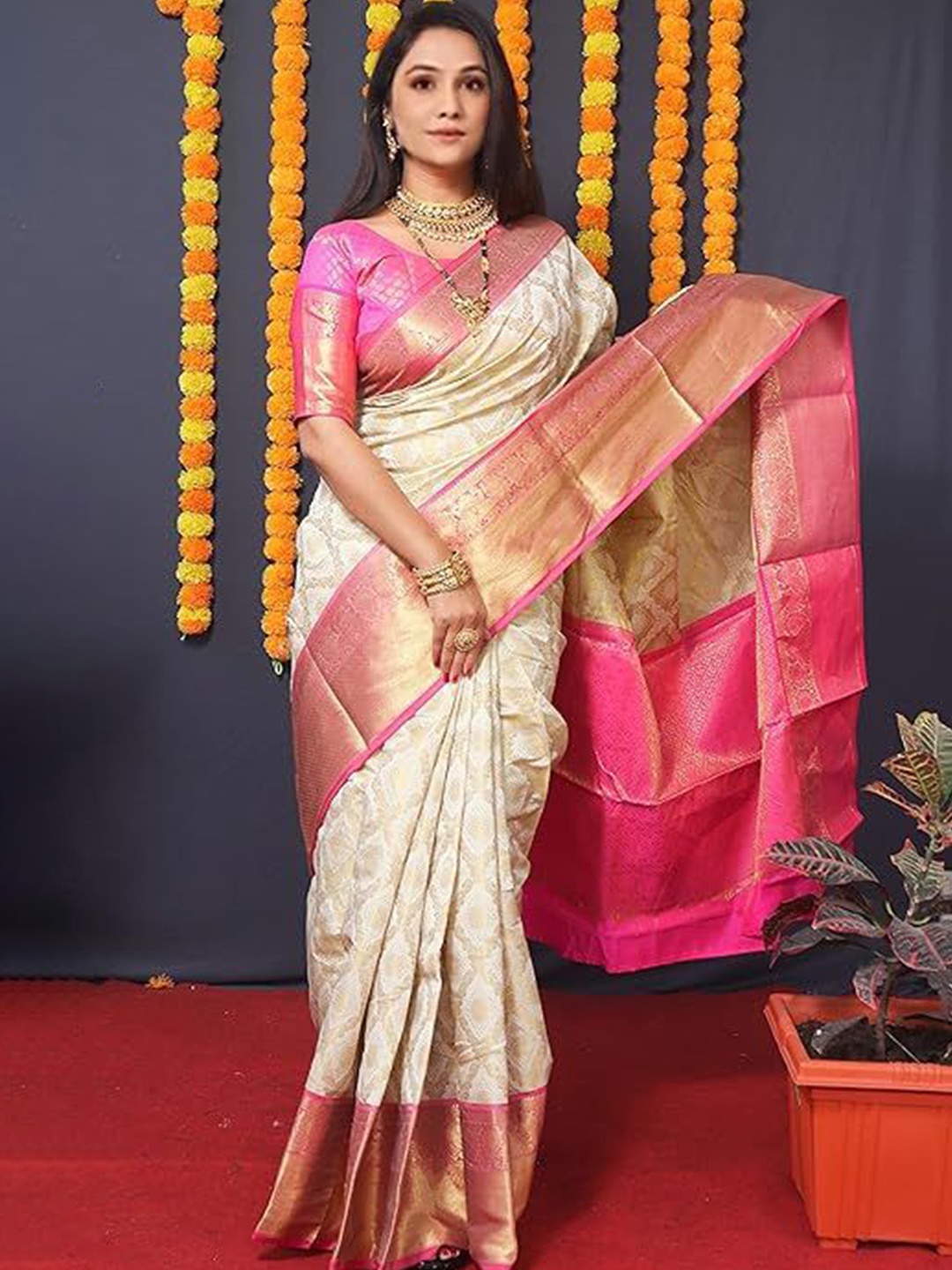 

Jaanvi Woven Design Zari Jacquard Work Banarasi Saree, Cream