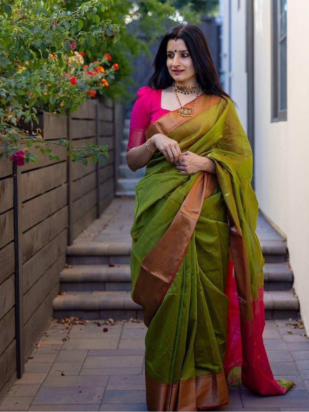 

bansari textiles Woven Design Zari Kanjeevaram Saree, Olive