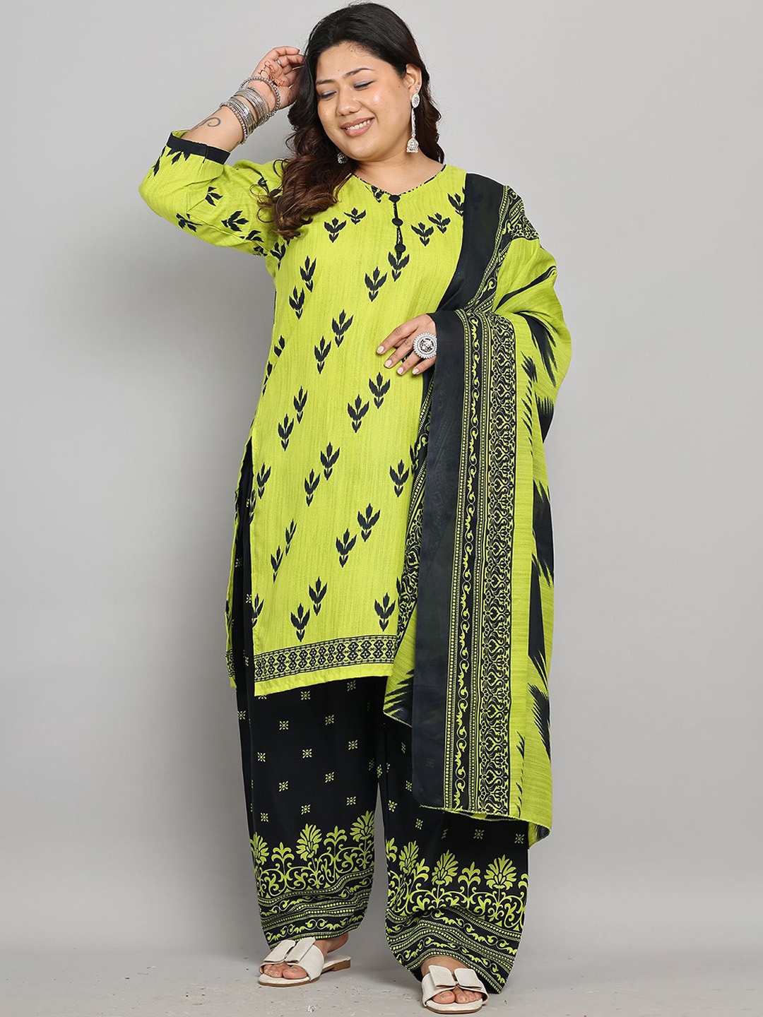 

Rajnandini Floral Printed V-Neck Straight Kurta With Salwar & Dupatta, Yellow