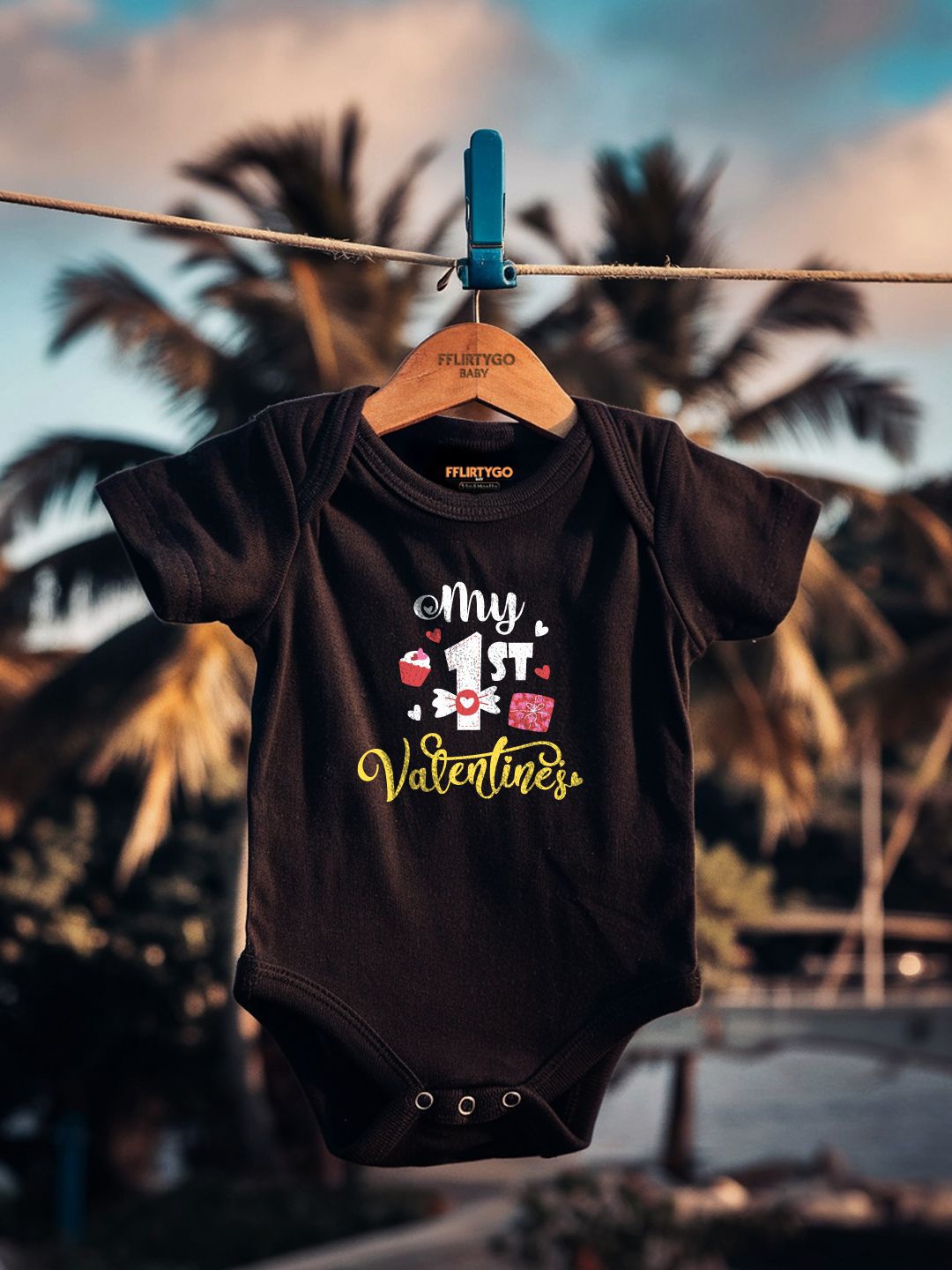 

FFLIRTYGO Infants Valentine Day Printed Cotton Bodysuit, Black