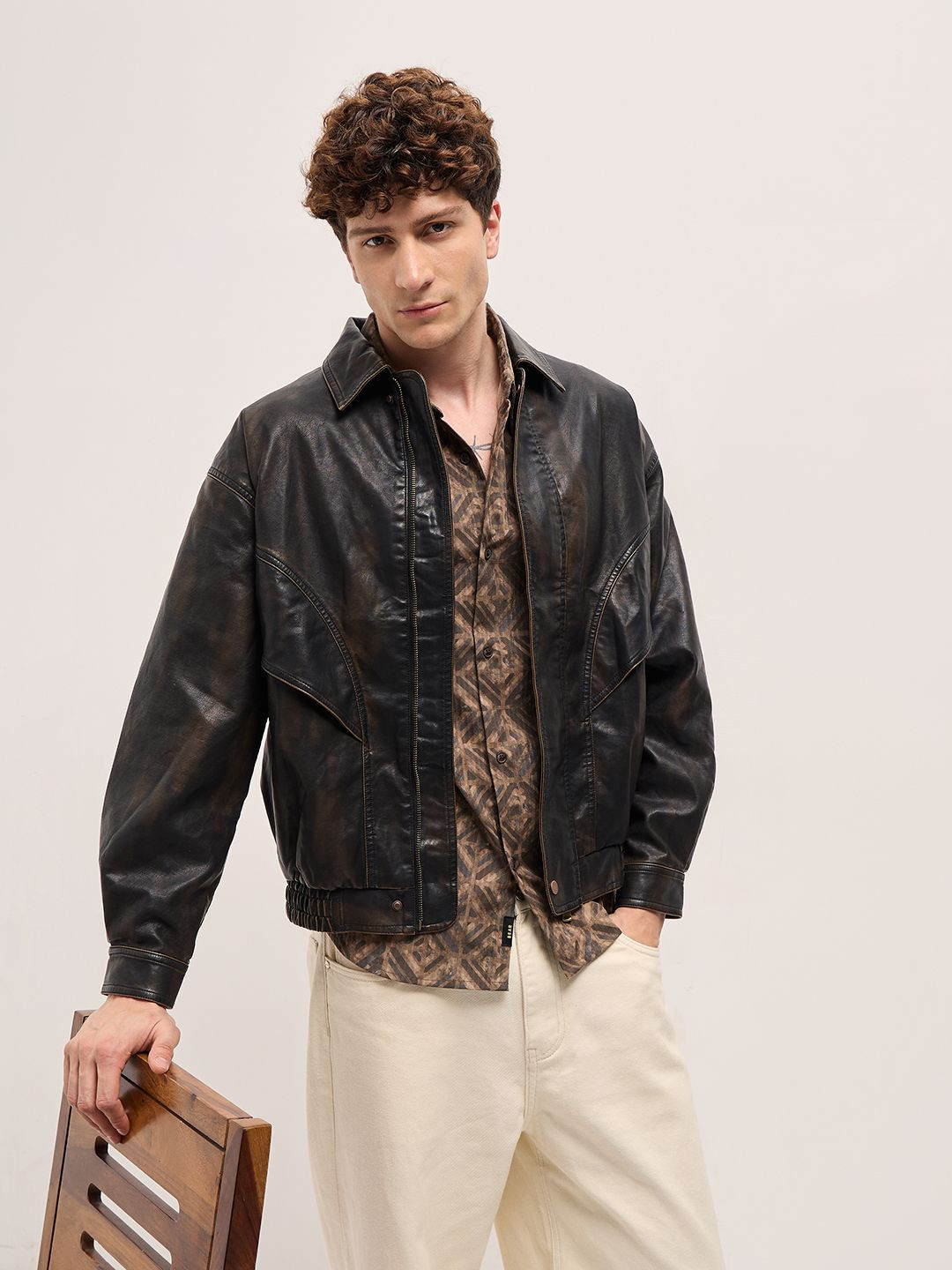 

THE BEAR HOUSE Men Spread Collar Solid Leather Casual Lightweight Leather Jacket, Black