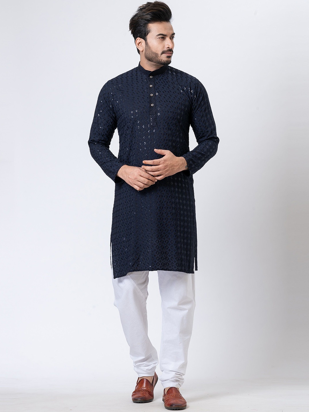 

Rainbow Cloths Men Embroidered Mirror Work Kurta, Navy blue