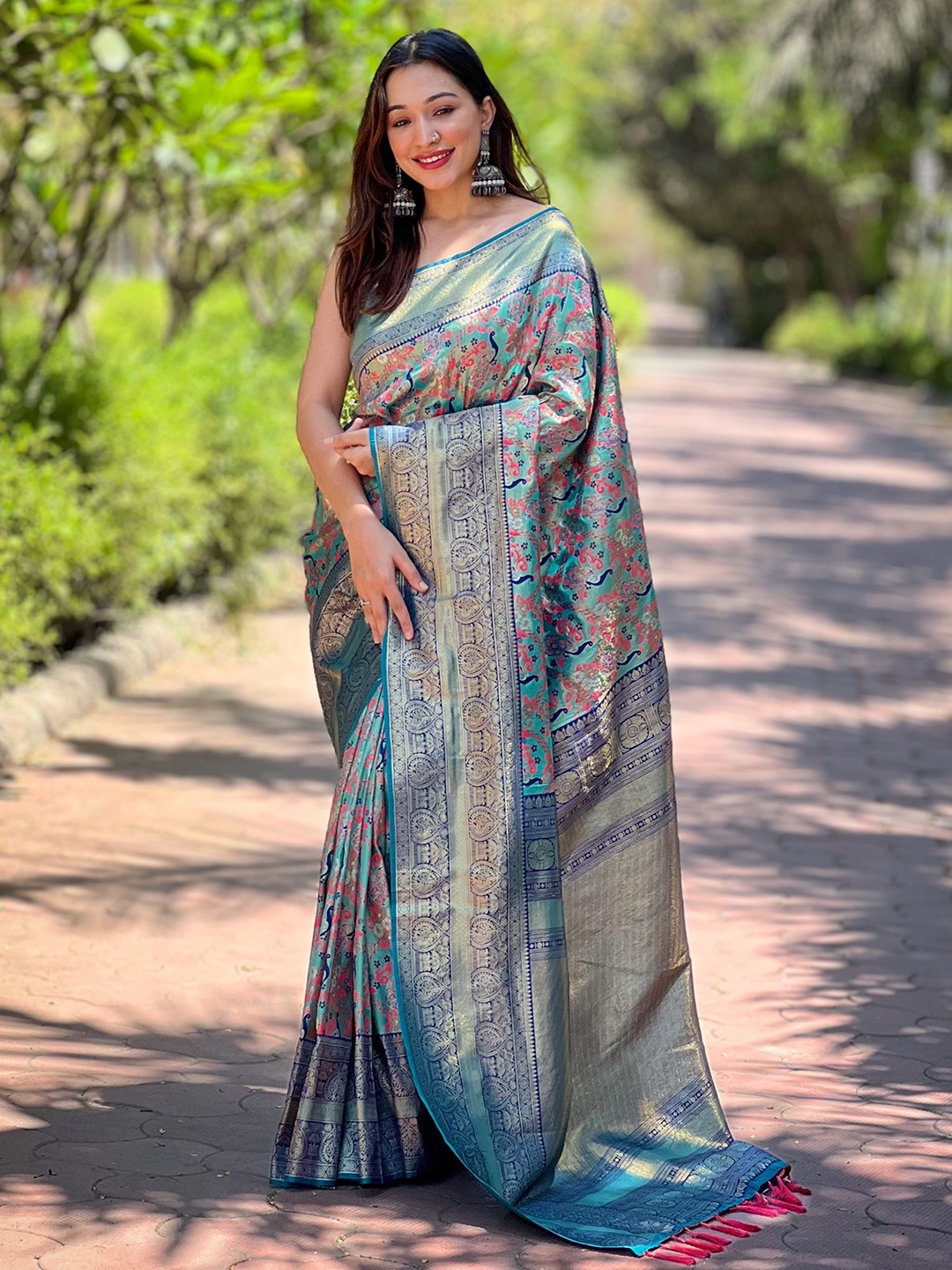 

HEER FASHION Woven Design Zari Silk Blend Banarasi Saree, Teal