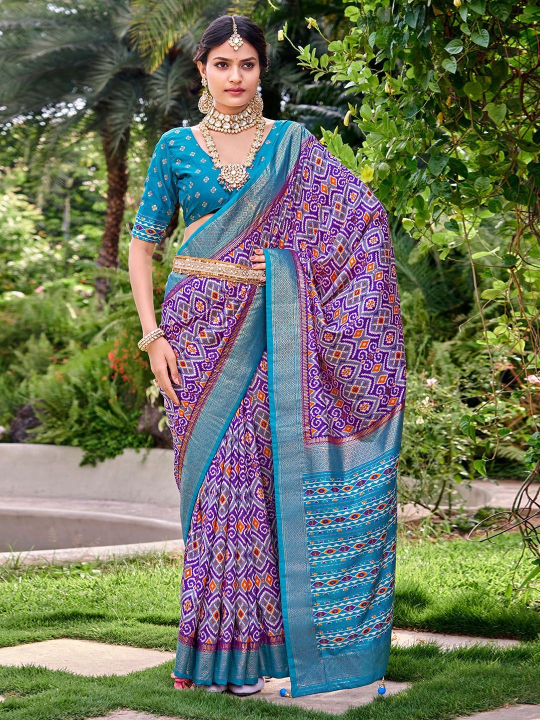 

Meena Bazaar Ethnic Motifs Printed Saree, Purple