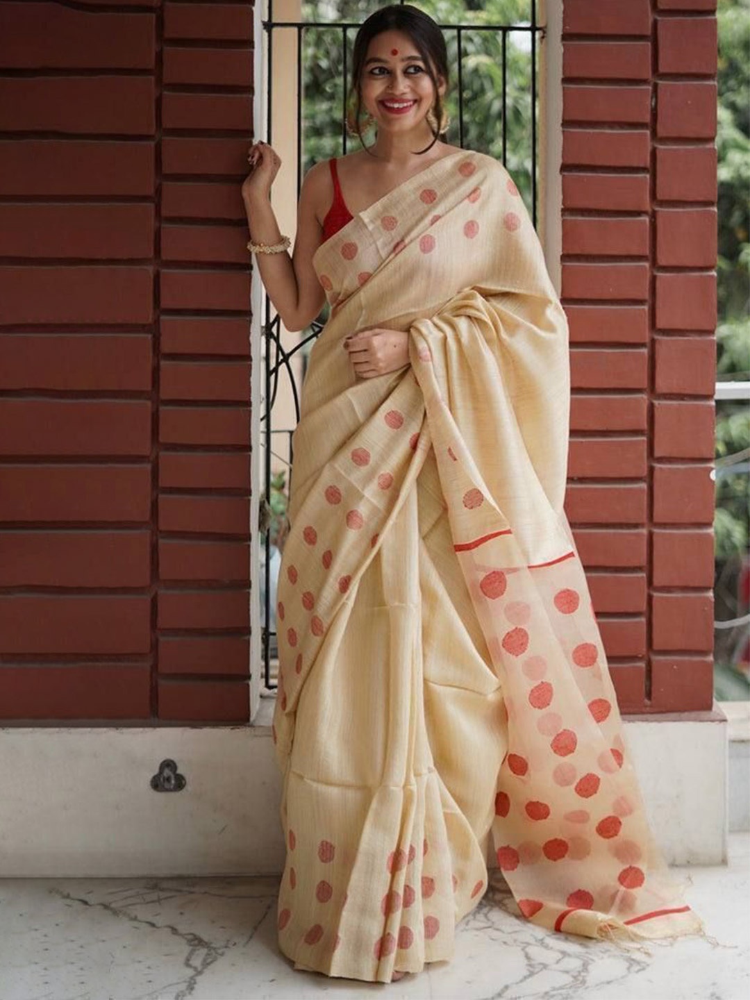 

bansari textiles Pure Cotton Banarasi Saree, Beige