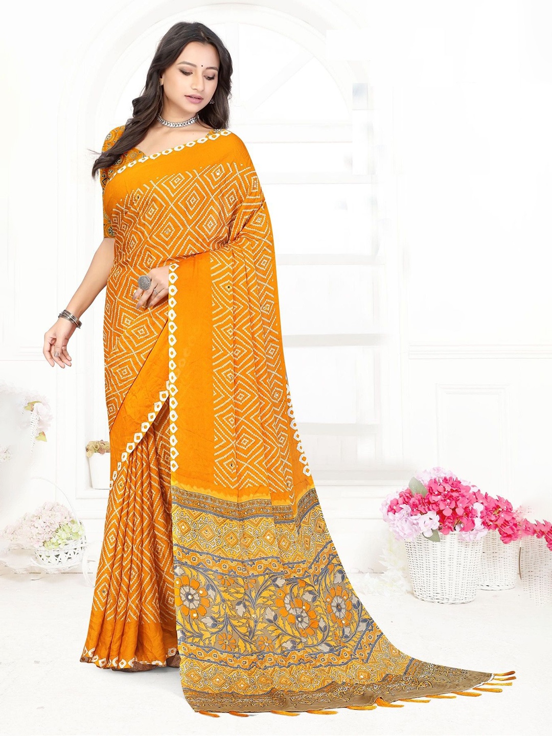 

Jaanvi Geometric Printed Saree, Yellow