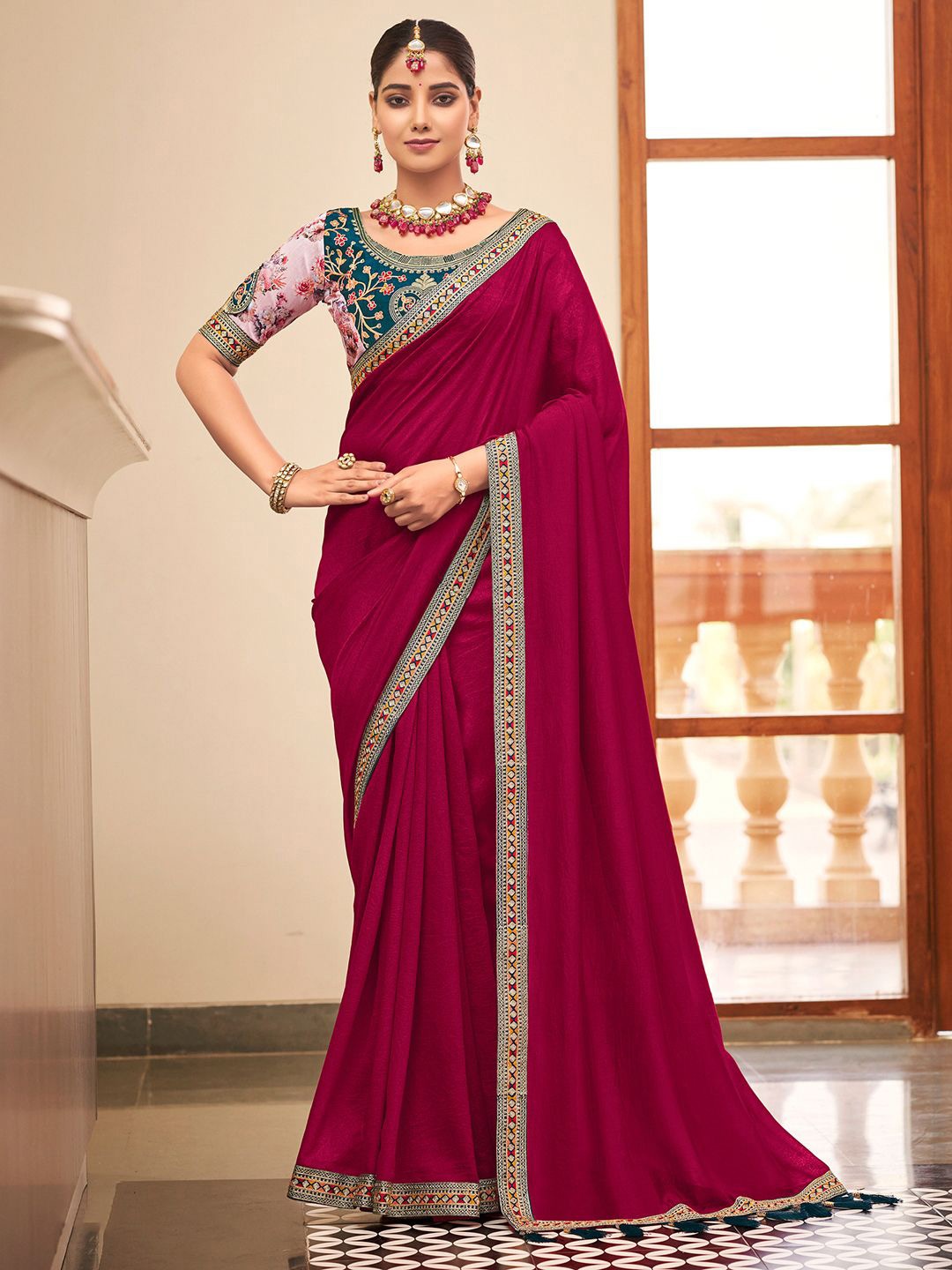 

Panzora Embroidered Silk Blend Saree, Pink