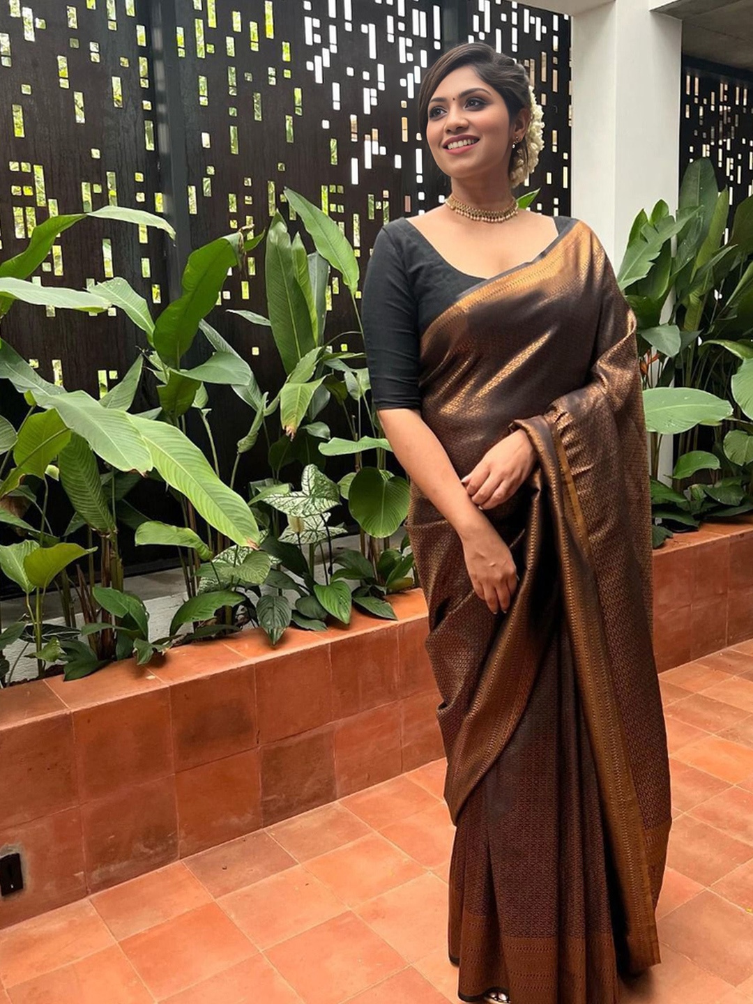 

bansari textiles Woven Design Zari Pure Silk Banarasi Saree, Black
