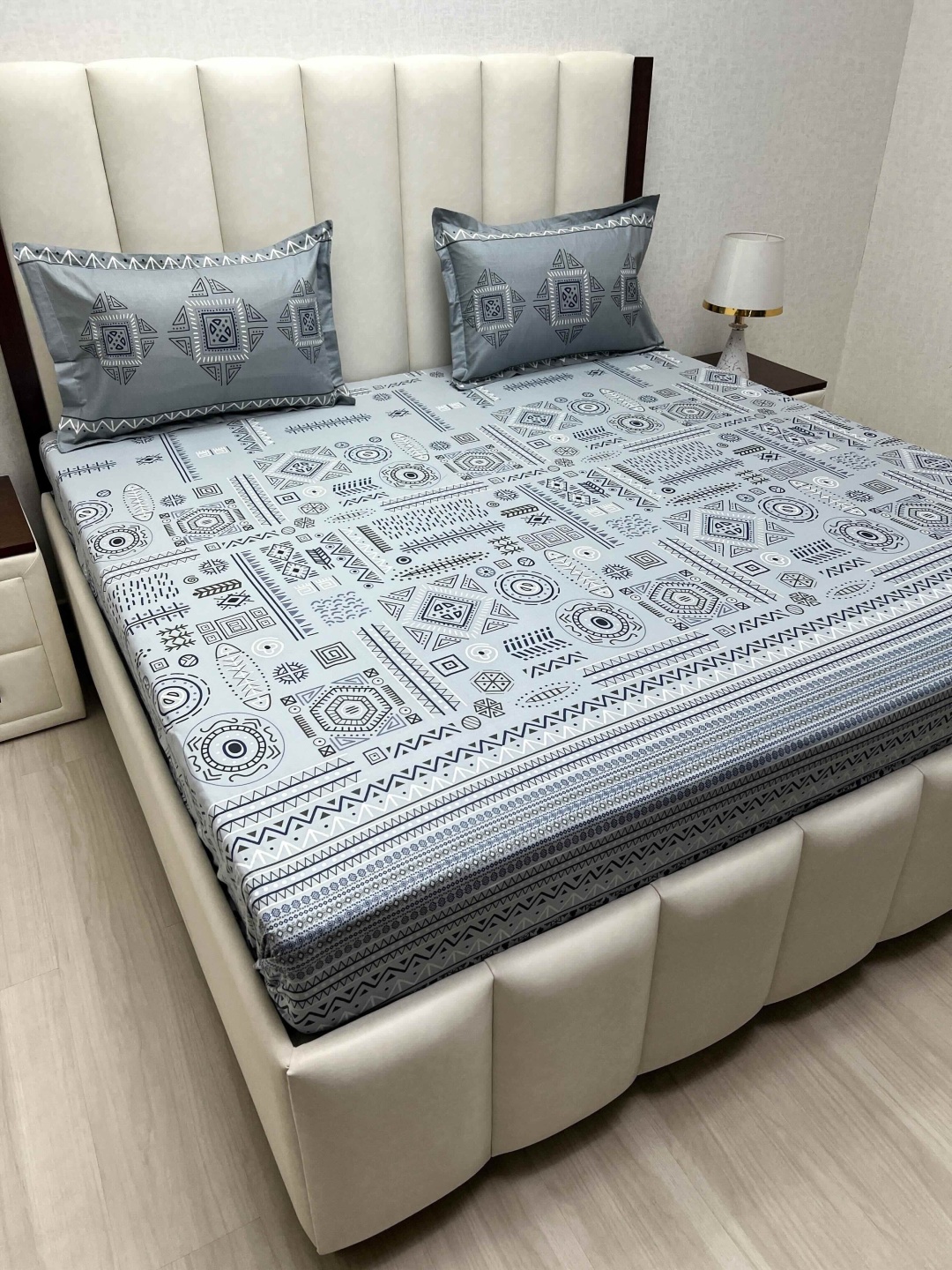 

Pure Decor Lifestyle Grey Printed Pure Cotton 380 TC King Bedsheet Set 2.74 m x 2.74 m