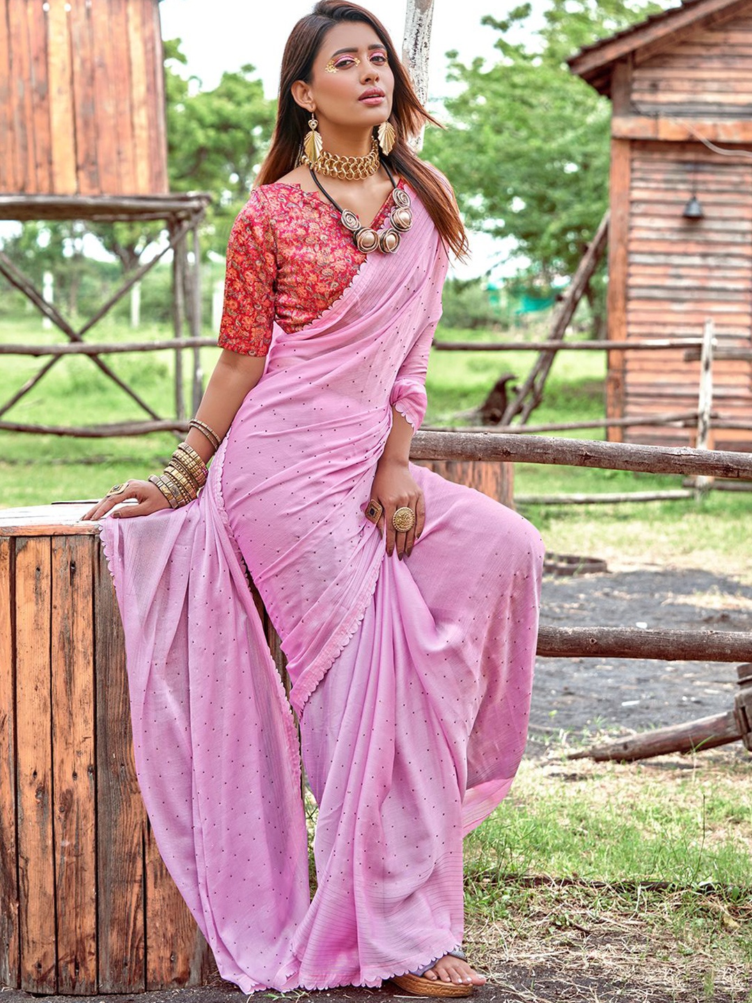 

Panzora Embellished Beads and Stones Saree, Pink