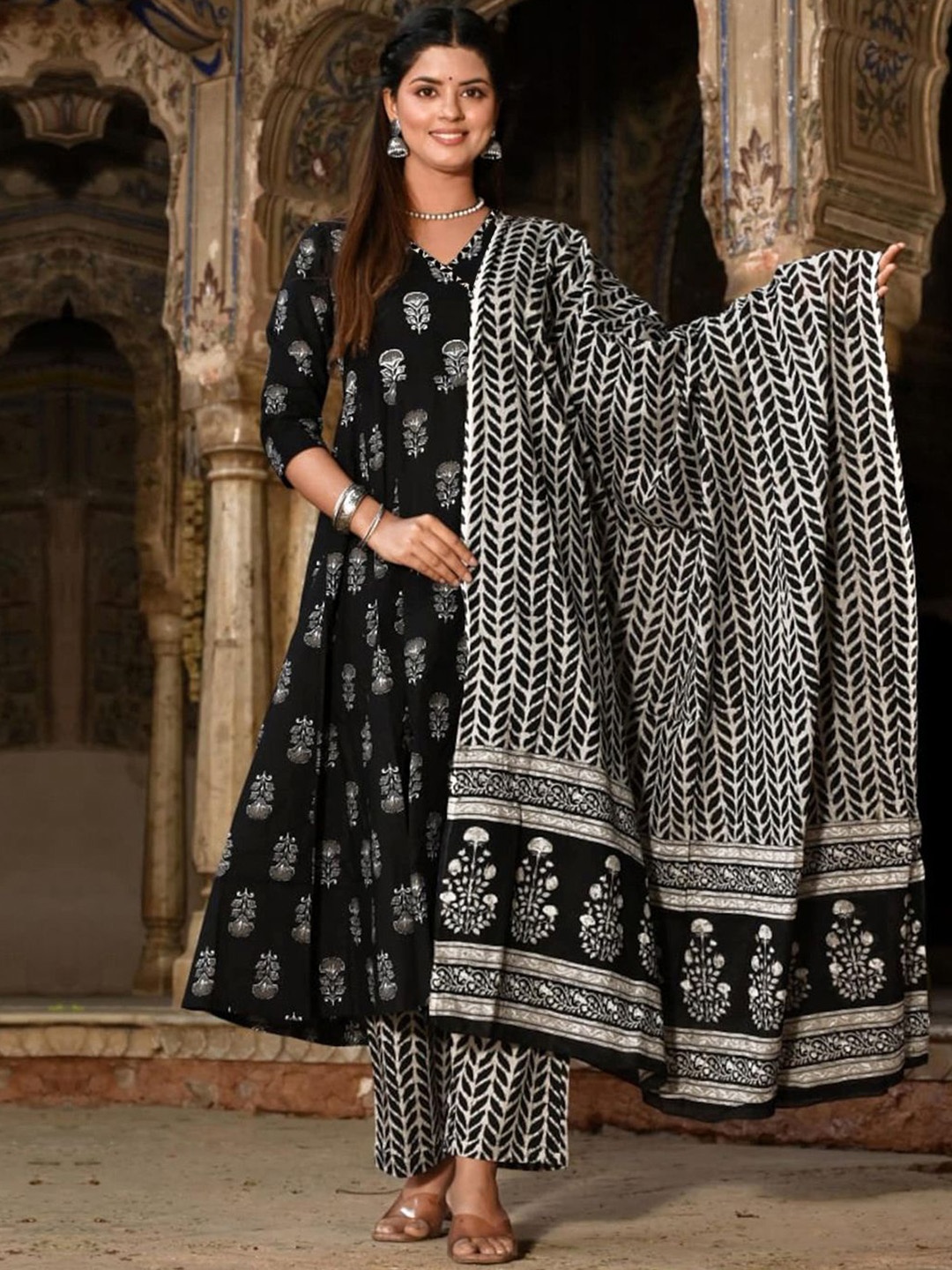 

Moda Rapido Floral Printed V- Neck Angrakha Anarkali Kurta With Trouser And Dupatta, Black