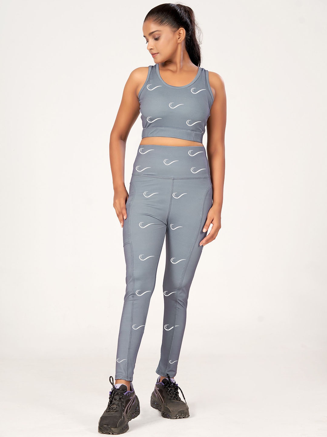 

POOJARAN SAREE Women Abstract Printed High-Rise Tracksuits, Grey