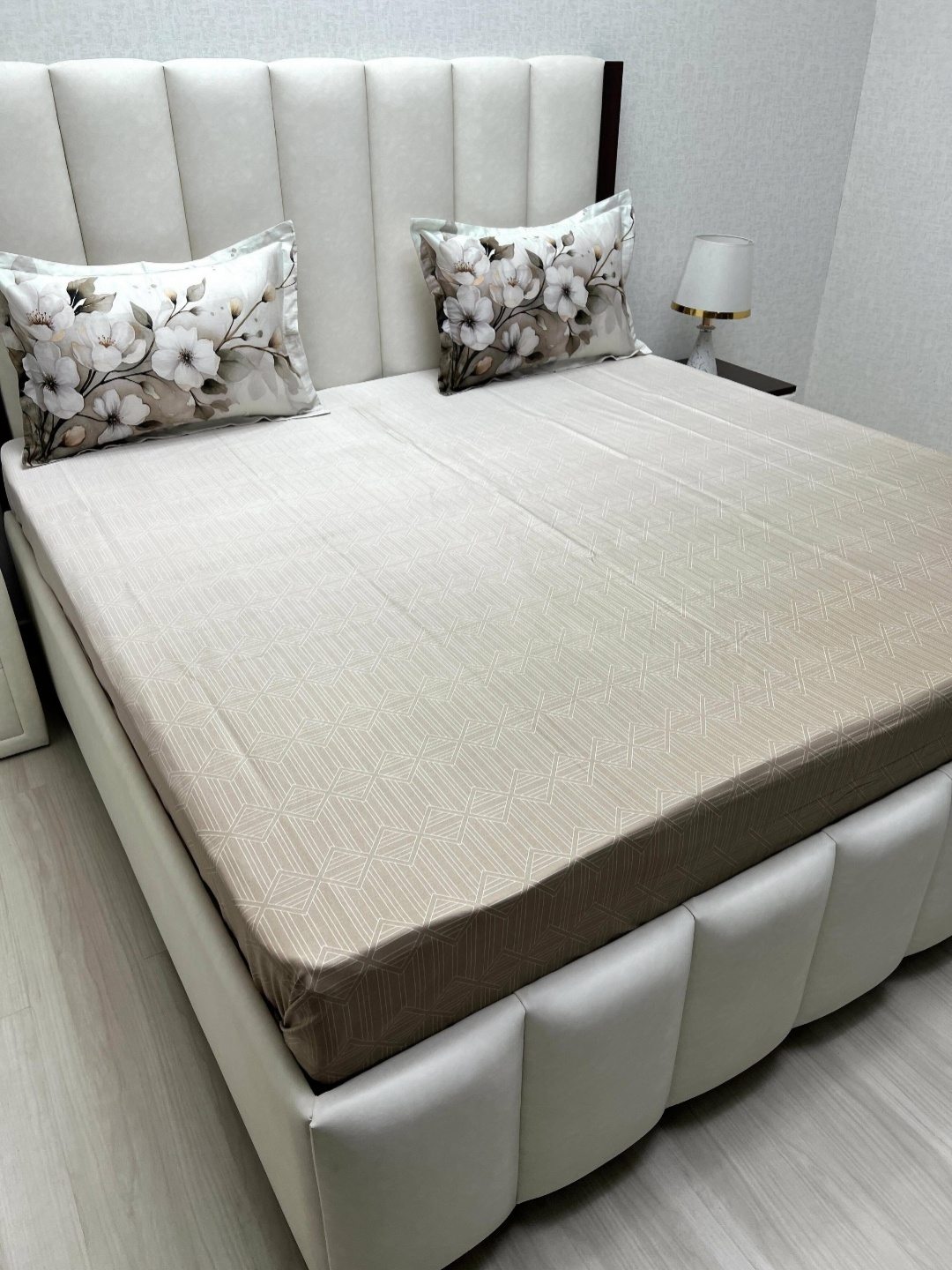 

Pure Decor Royal Majestic White Printed Pure Cotton 330 TC King Bedsheet Set 2.74 x 2.74 m, Brown