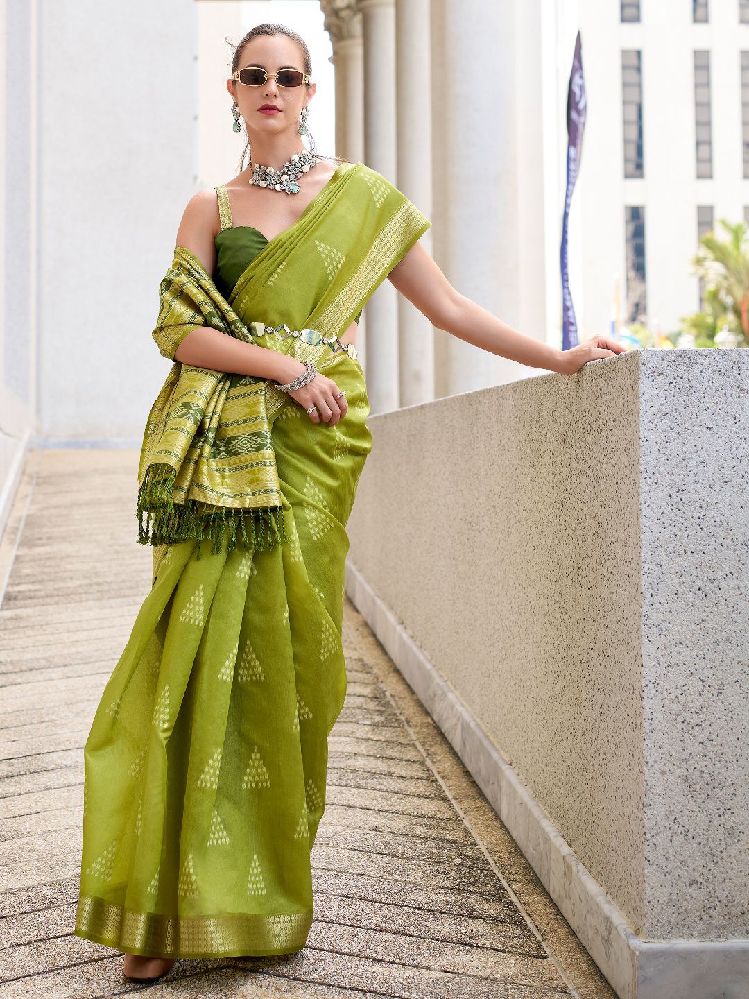 

Mitera Woven Design Zari Silk Blend Saree, Green