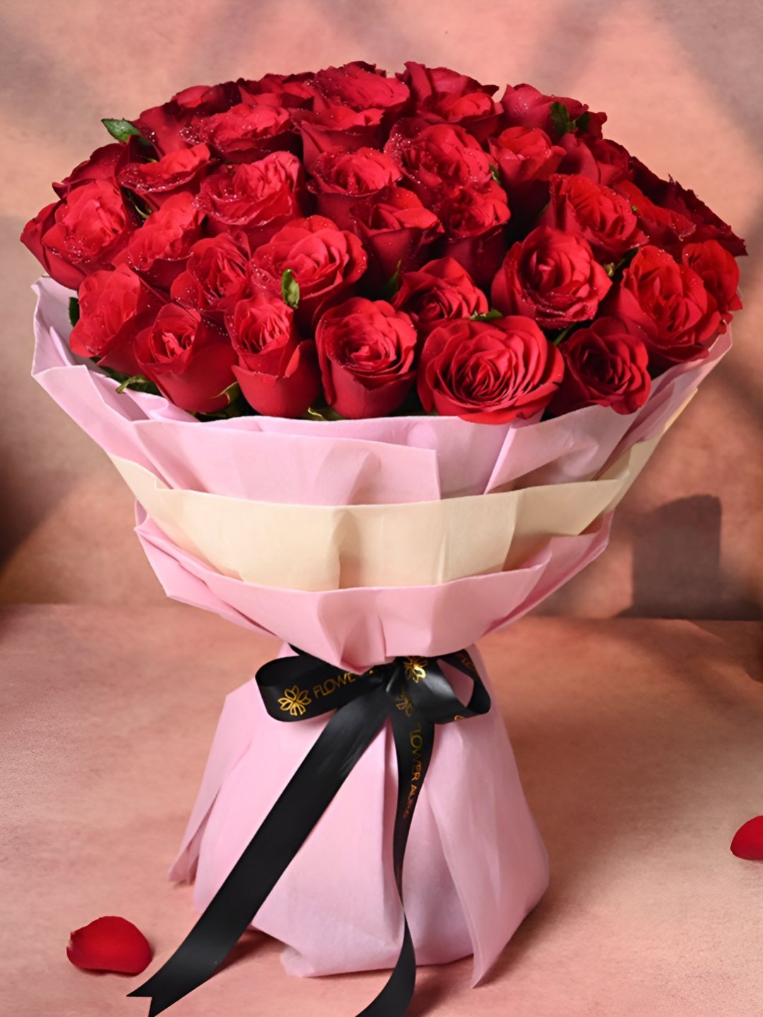 

Floweraura Red & Green 50 Pieces Roses Fresh Flowers Bouquet