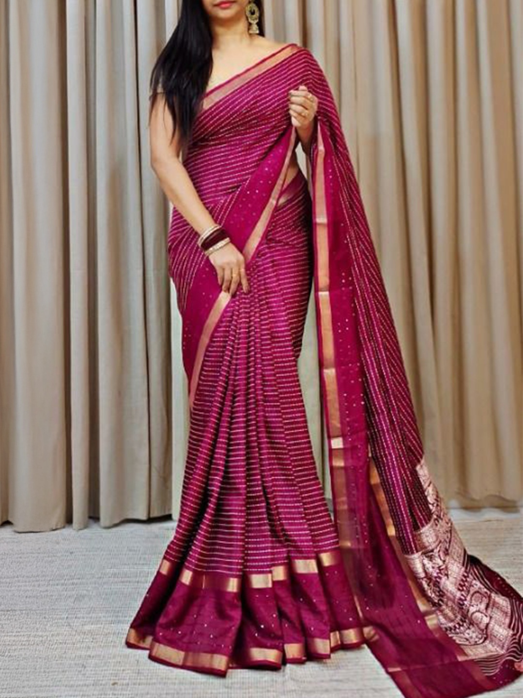 

bansari textiles Striped Zari Jamdani Saree, Purple