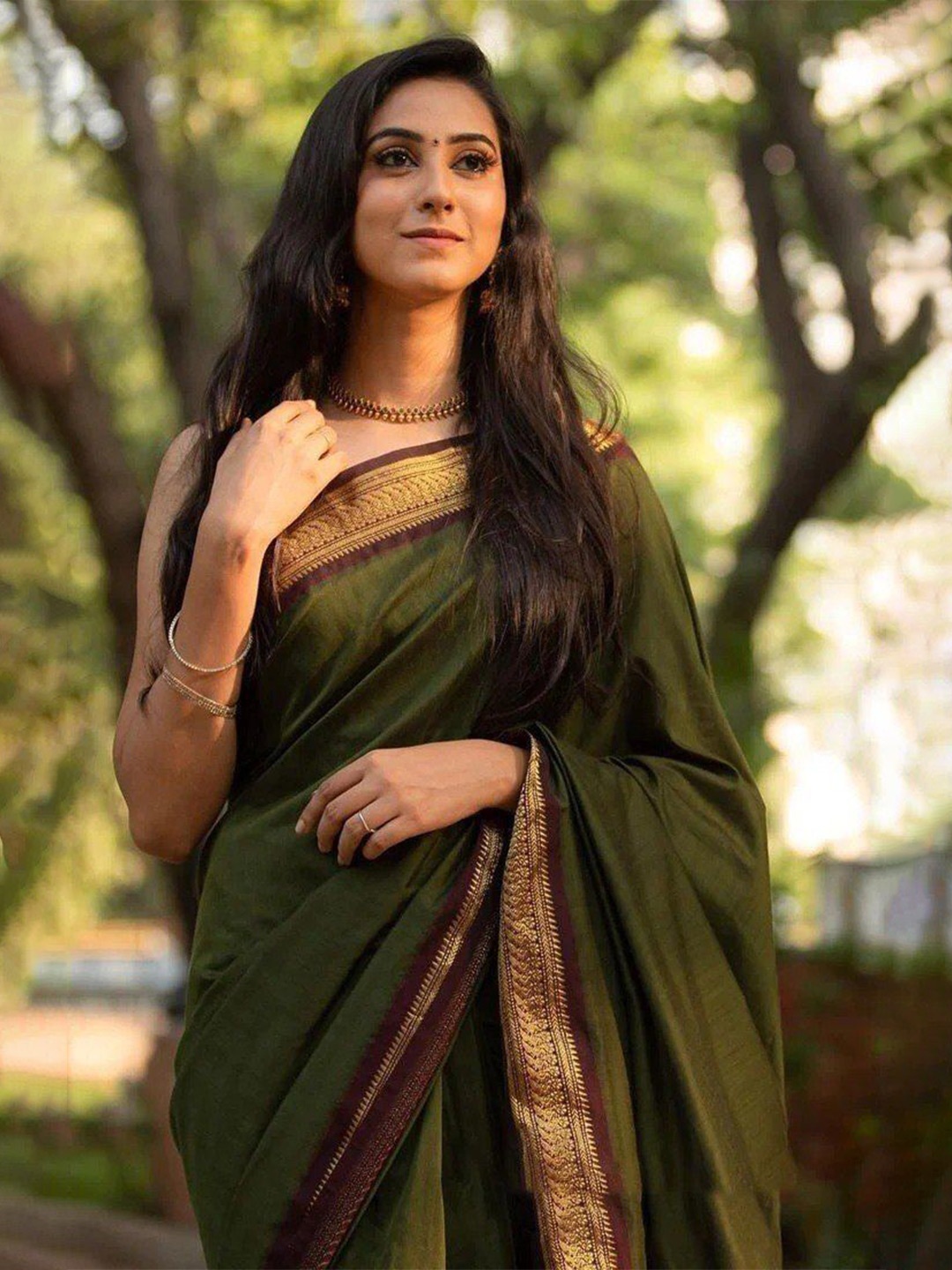 

bansari textiles Zari Kota Saree, Green