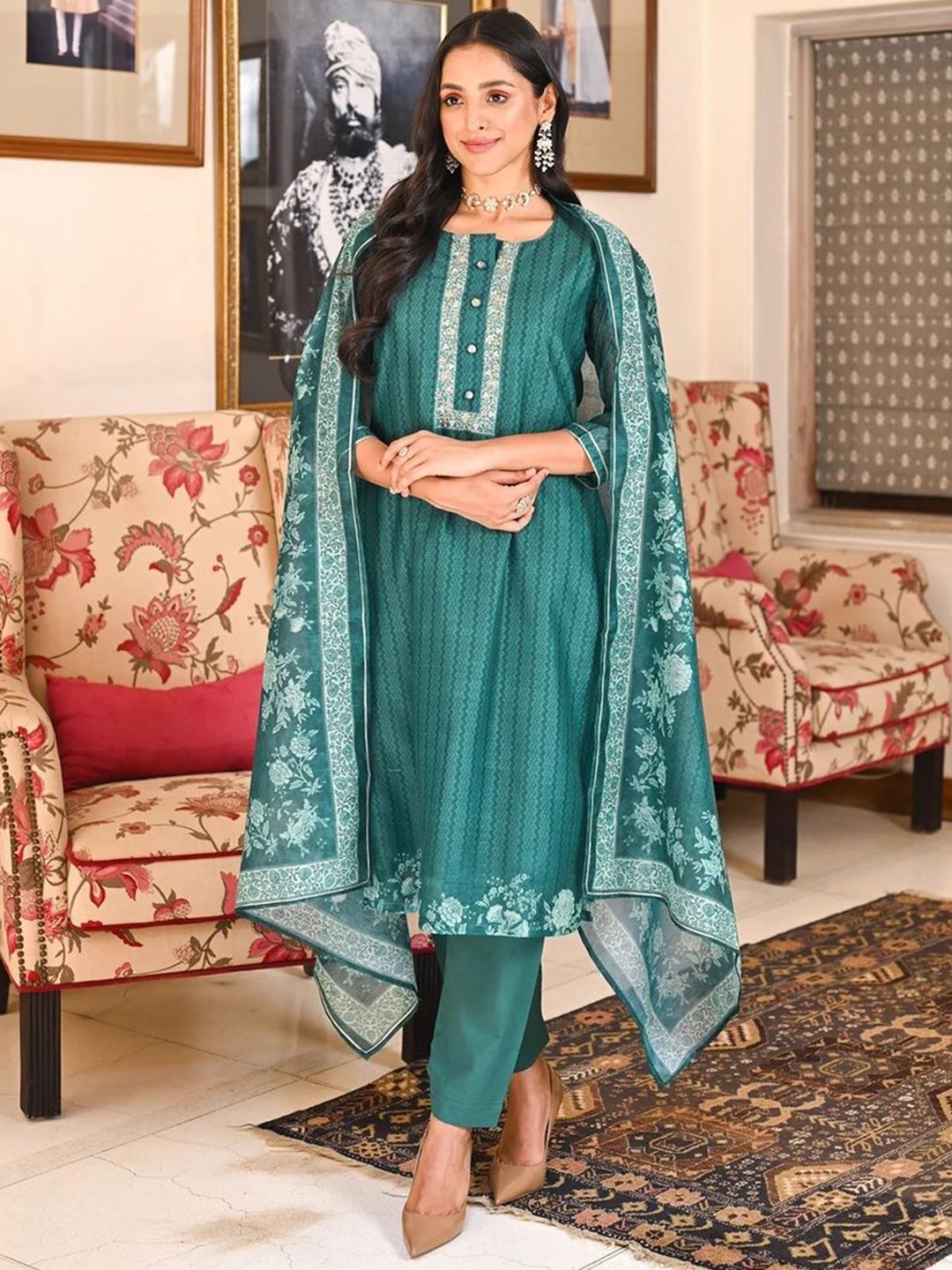 

KALINI Chevron Printed Sequinned Kurta With Pyjamas And Dupatta, Green