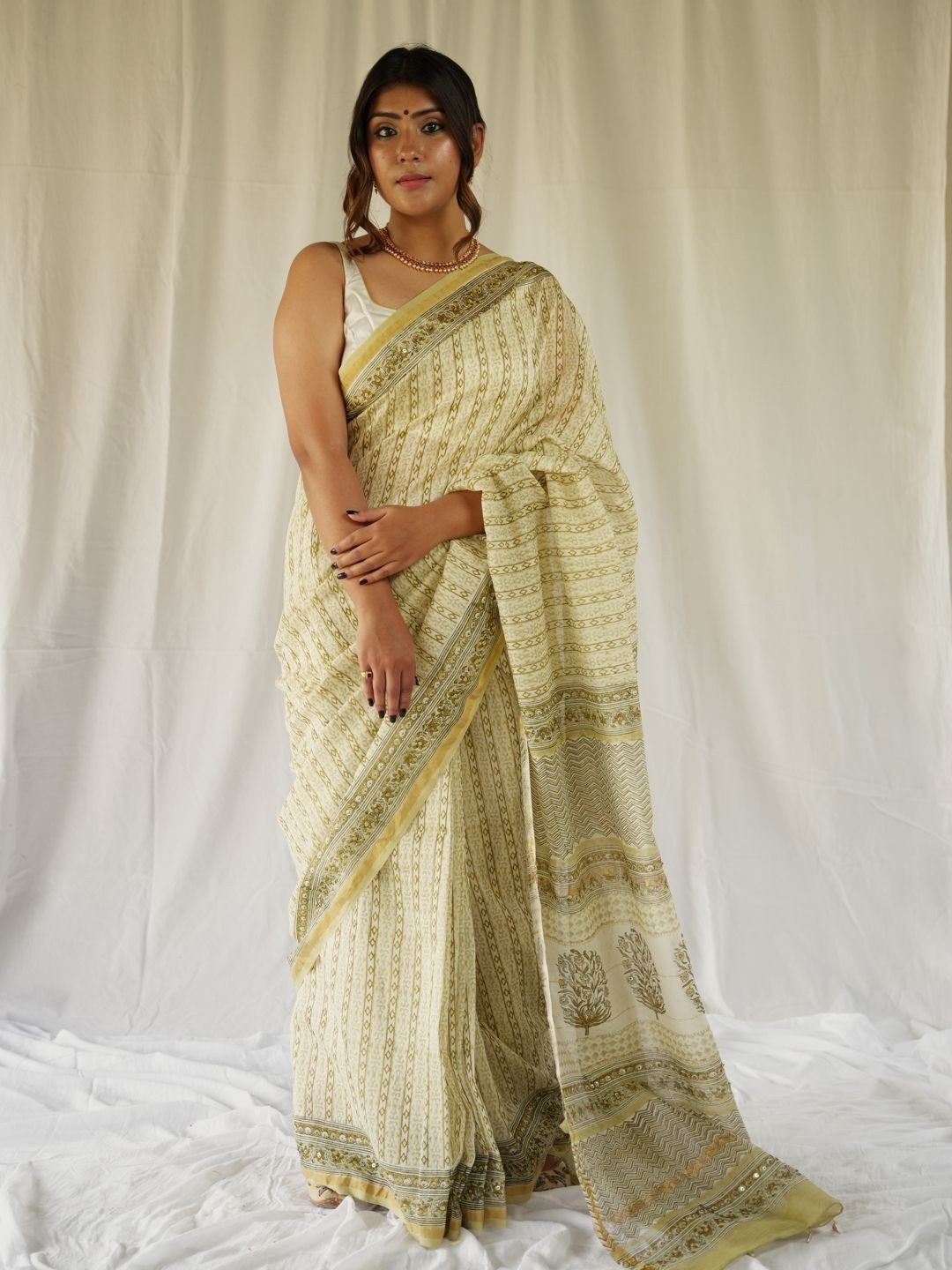 

GRAY AND GREEN Zari Block Print Saree, White