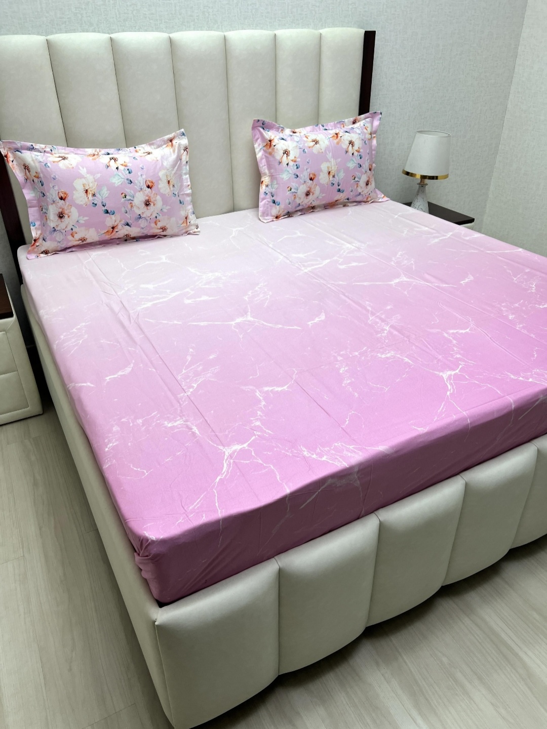 

Pure Decor Royal Majestic Pink Printed Pure Cotton 260 TC King Bedsheet Set 2.74 x 2.74 m